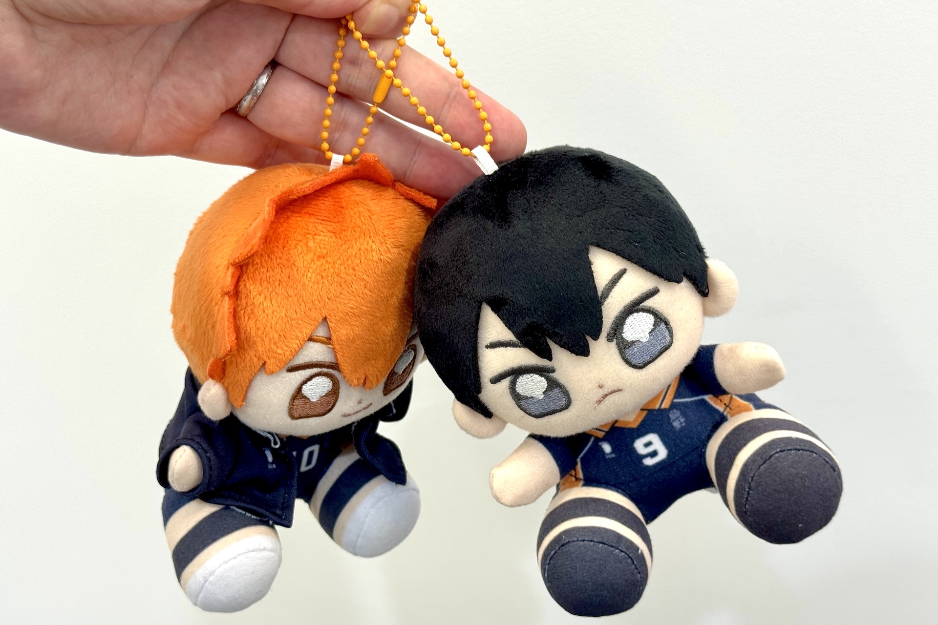 ボールチェーン付きなのも嬉しいポイント。カバンなどに付けてお出かけを楽しめる