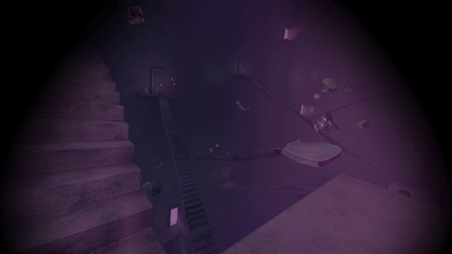 高所の恐怖、暗い廊下の奥、大きく見える扉。子供のころに感じた怖さがVRで再構築されている