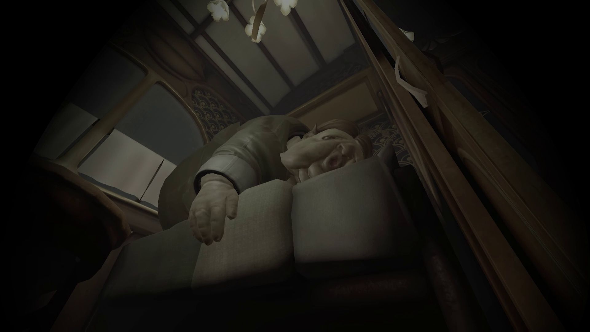 「駅」のステージも子供の視点から見た怖さが上手く強調されている。特に大人たちの表情の描き方が面白い