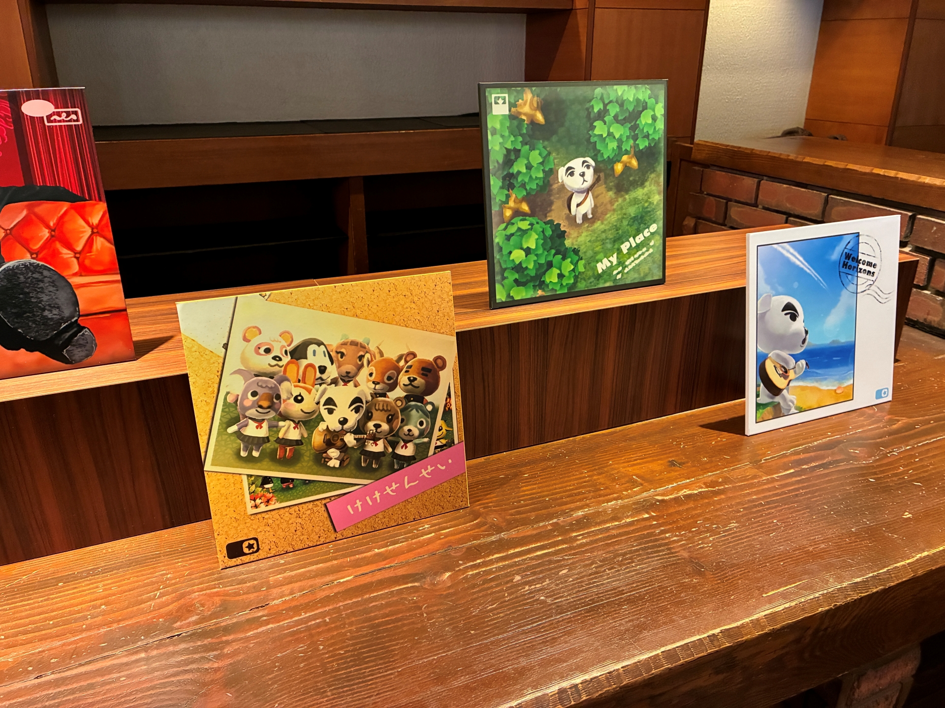 再現された楽曲のジャケット。ズラリと並んでいるので見応えがある