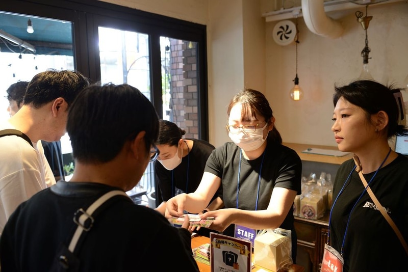 待望の入場開始！　次々と会場内へ足を踏み入れる冒険家たち