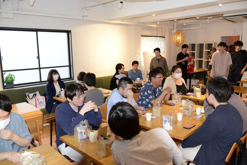 あっという間に店内が多くの冒険家で賑わい、会場は熱気に包まれた