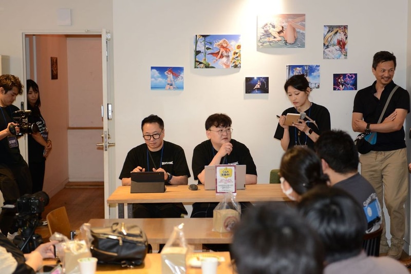 Q&Aセッションに真摯に対応した、L&K本社の「RED STONE」プロデューサー、イ・ドフン氏（右）と企画リードのオ・スンジェ氏