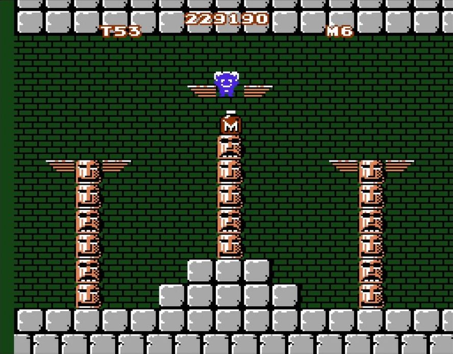 ステージ5の写真の位置にあるトーテムポールに、テクモプレートが隠されている