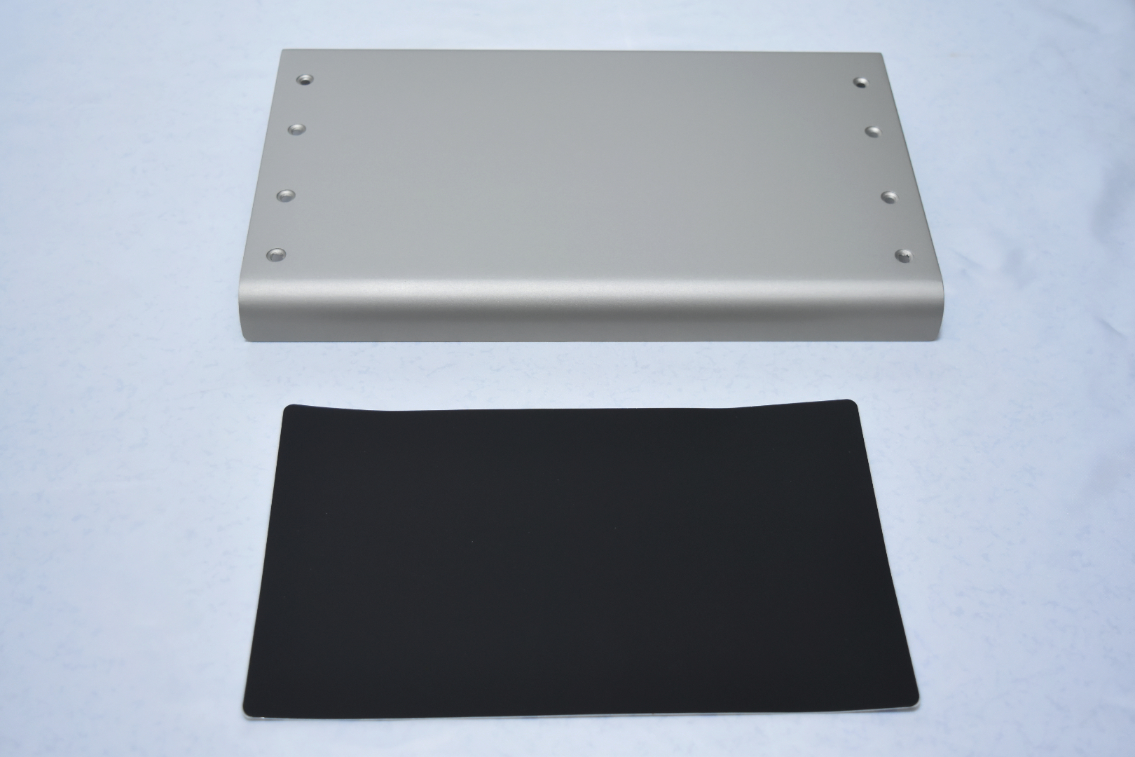 底面に滑り止めシートを貼ることで安定感が爆上がり