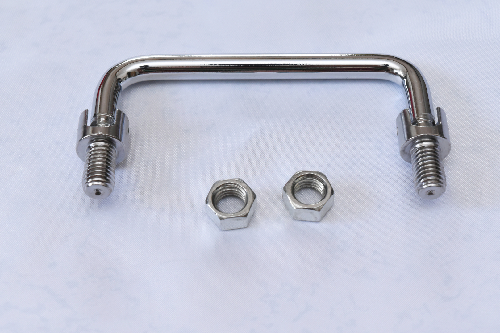 ハンドルと固定するナット