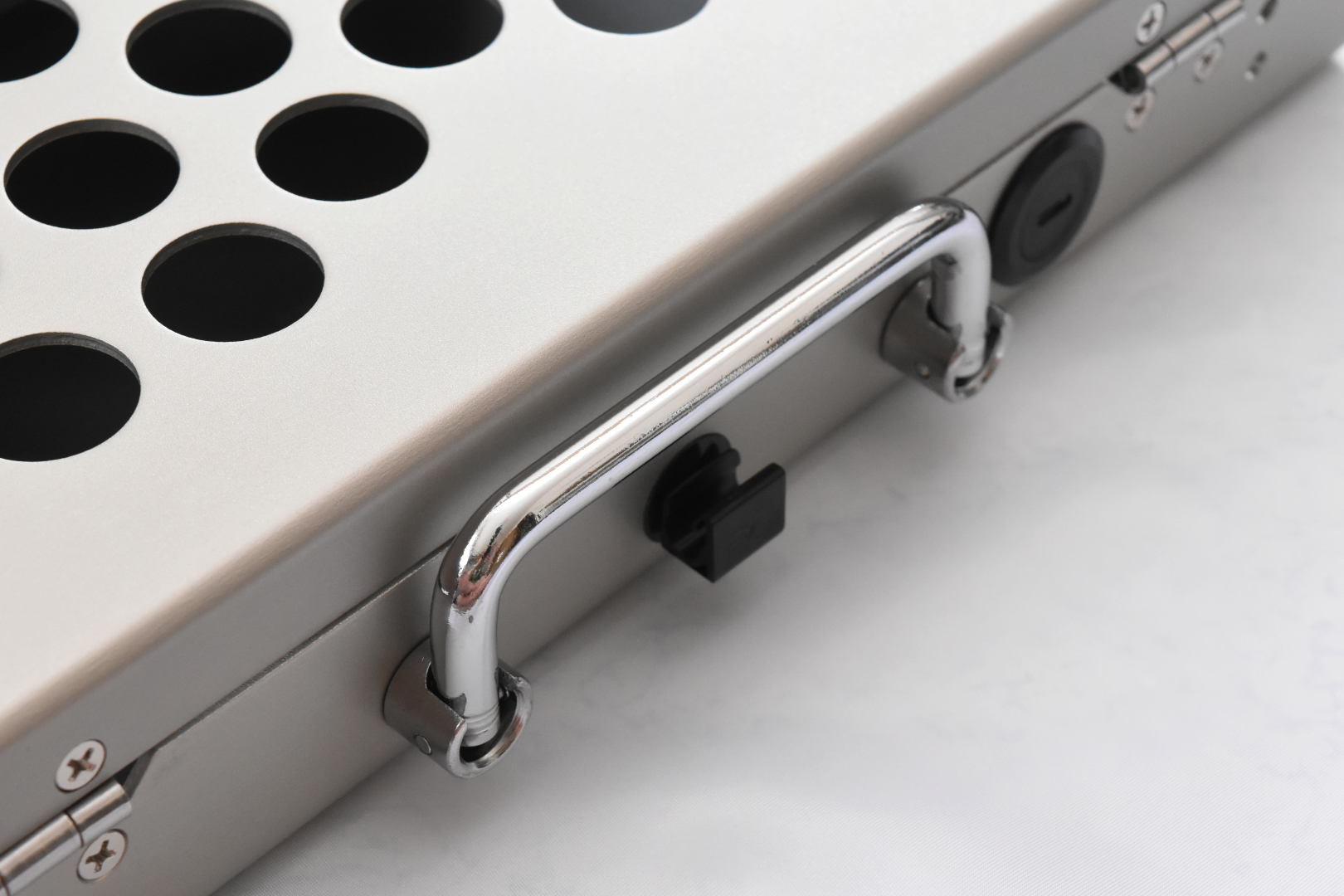 折り畳む方向が間違えていないか確認をしてから固定させよう