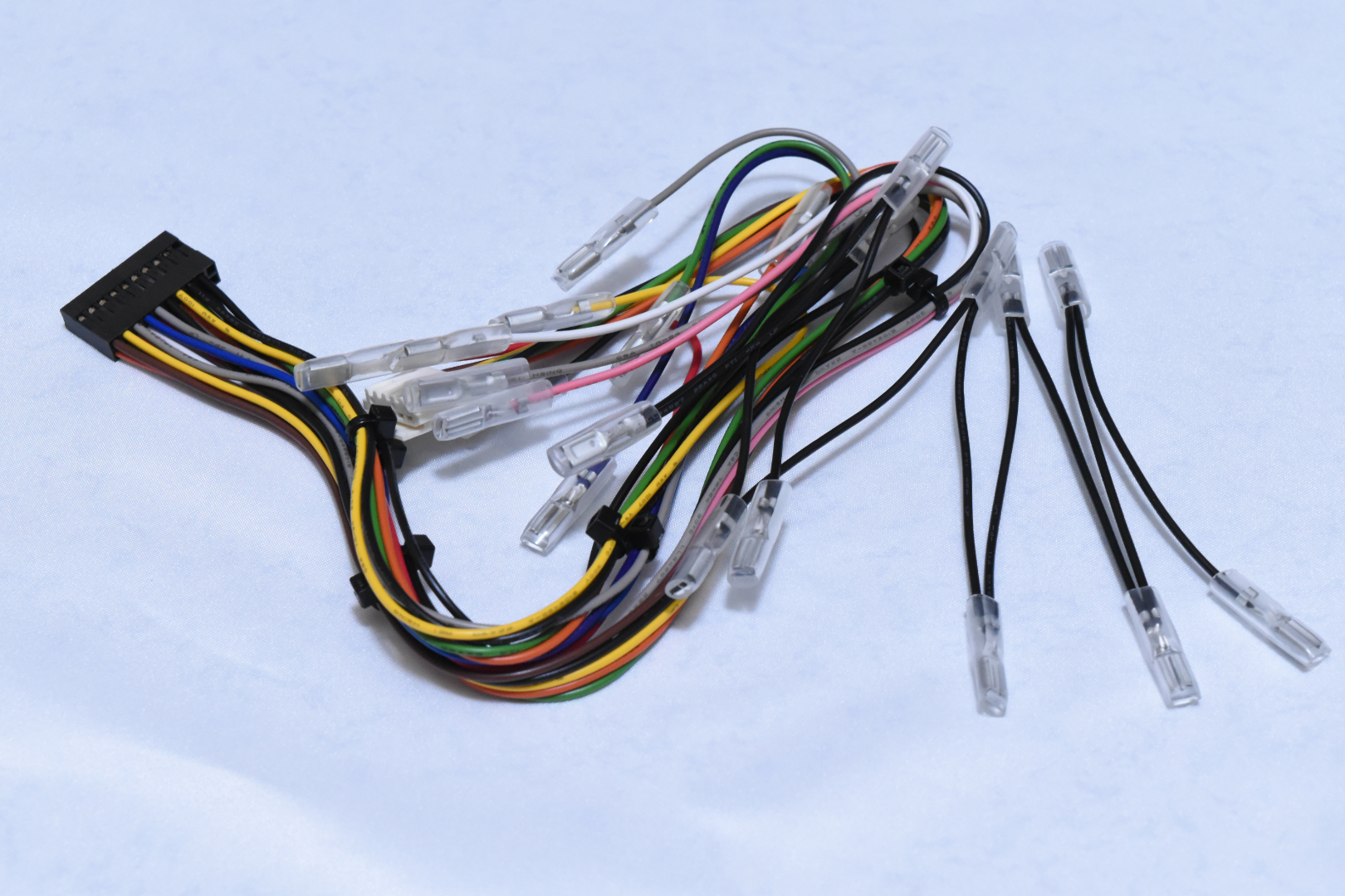 使用するのはこのケーブル