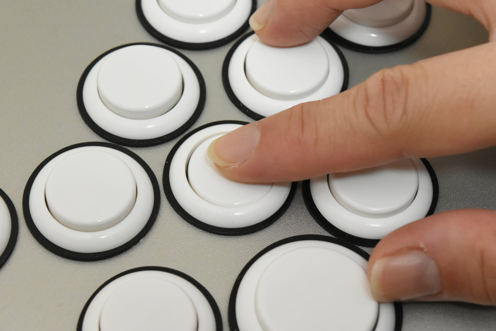 押し心地が気持ち良いのも三和ボタンの魅力