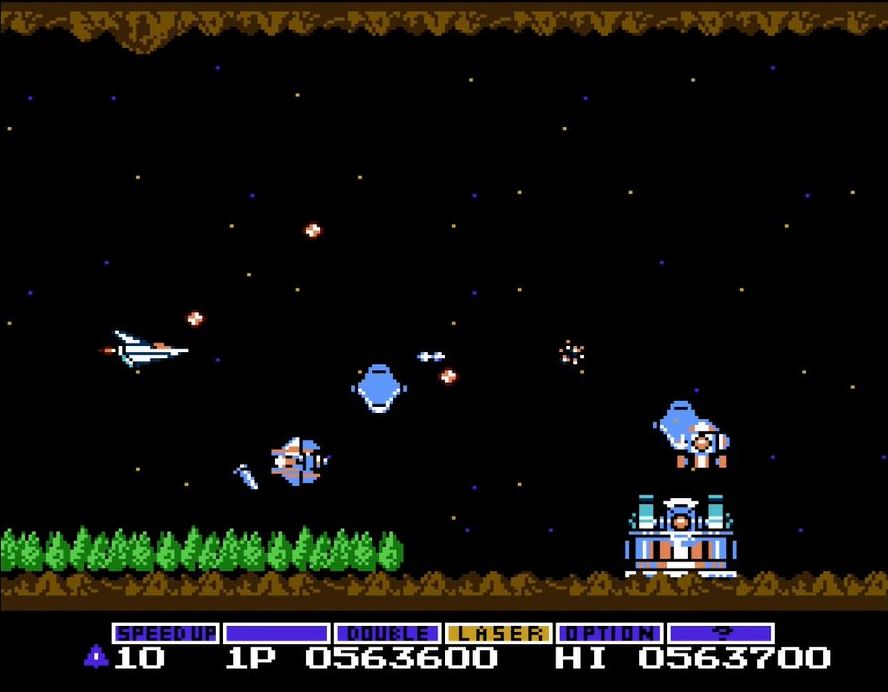 Nintendo Switch Onlineで配信中の「ステージ5最強バージョン」（写真上）と「激ムズ2周目バージョン」