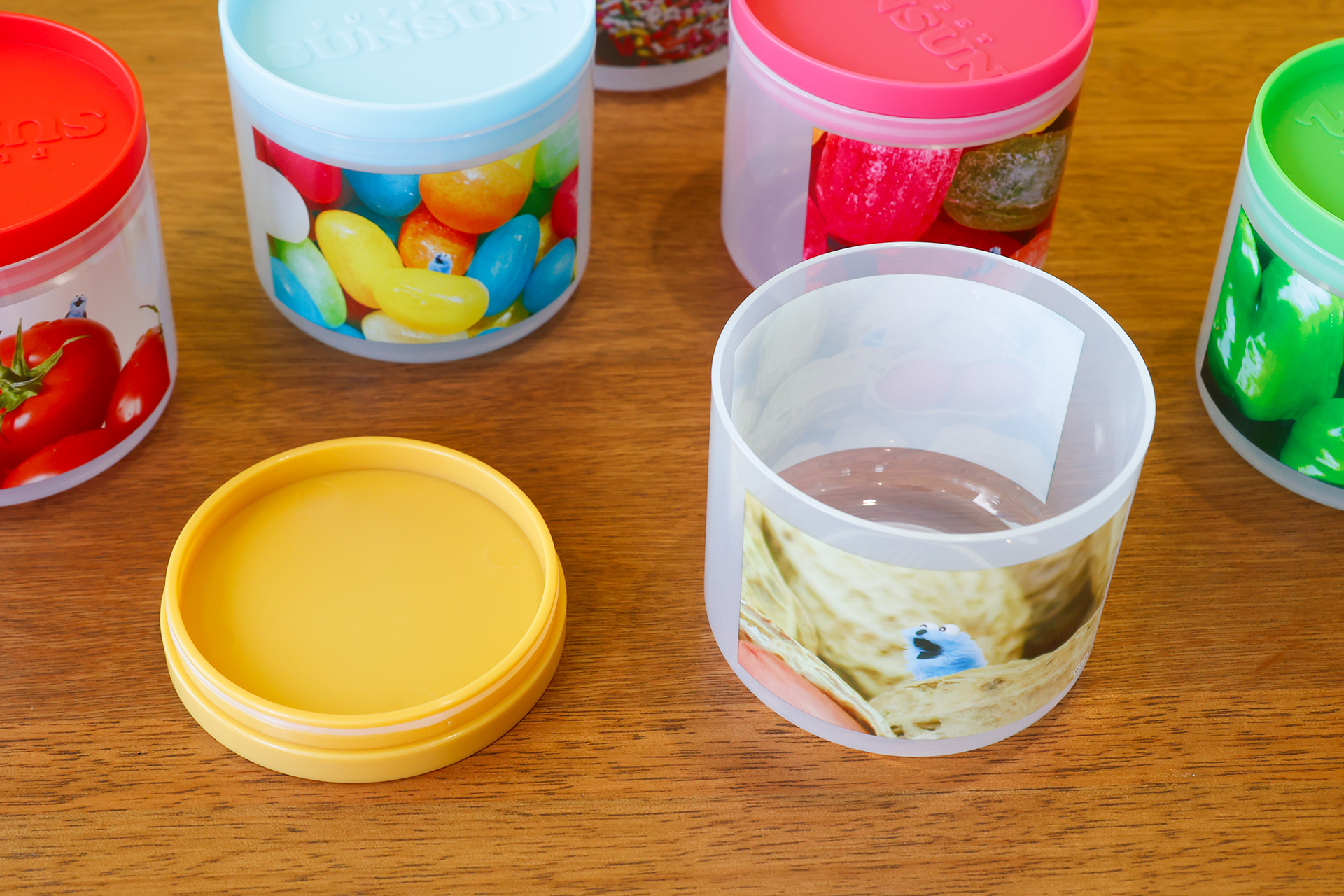 キャニスターのサイズは直径10cmで全高は9.5cmだ。容器の中にもたっぷり詰め込むことができる