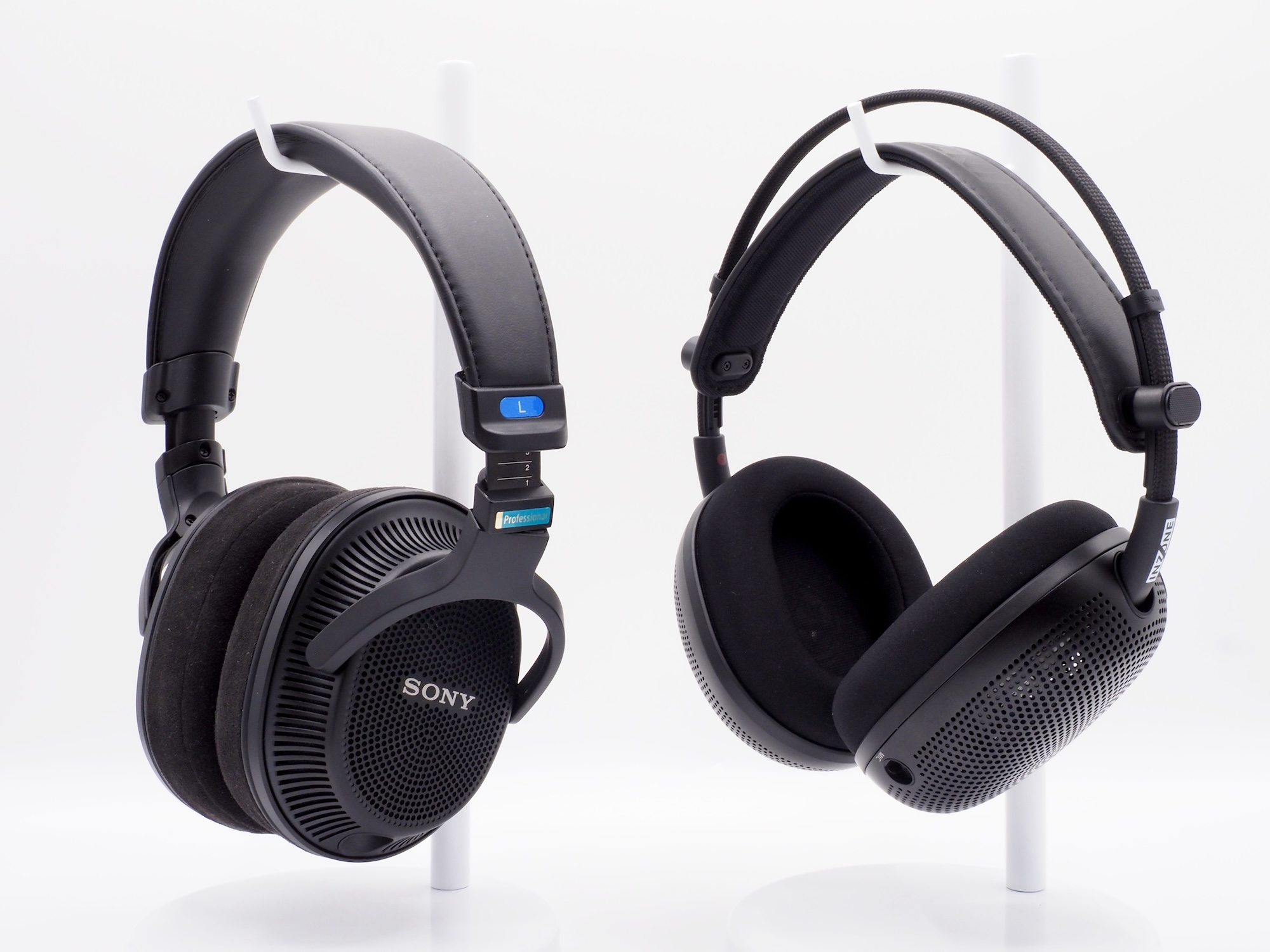 筆者所有の「MDR-MV1（左）」と今回の「INZONE H6 Air（右）」