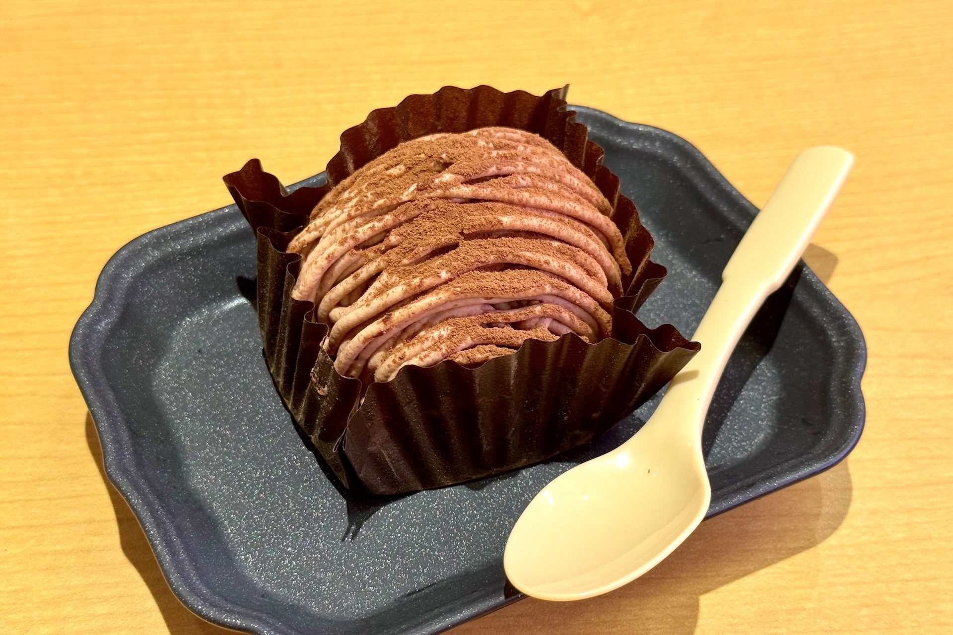 生チョコ風モンブラン 価格：280円〜 販売期間：4月22日〜5月10日 ※但し販売数量予定数325万食が完売次第終了