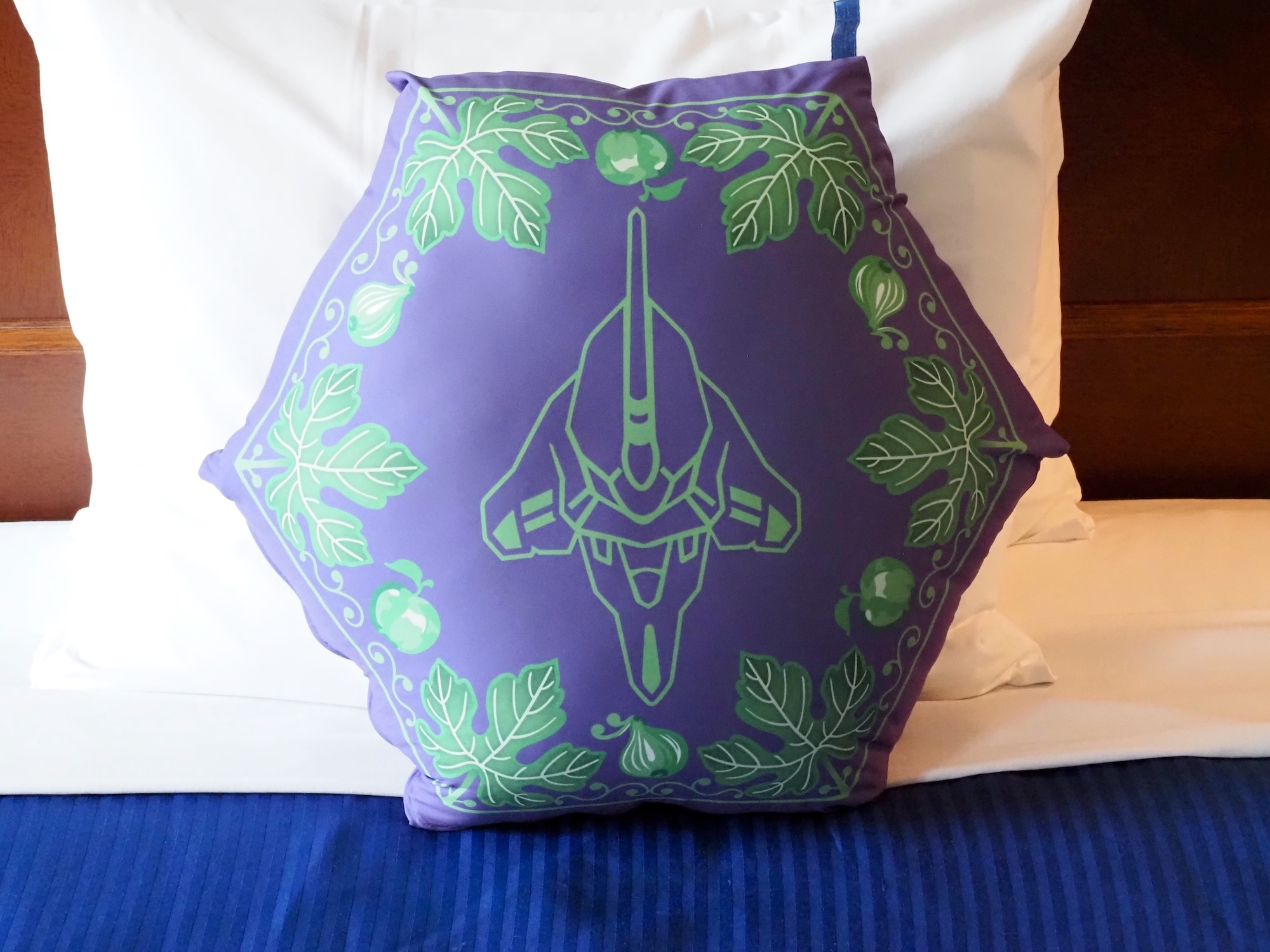 クッションもエヴァ仕様