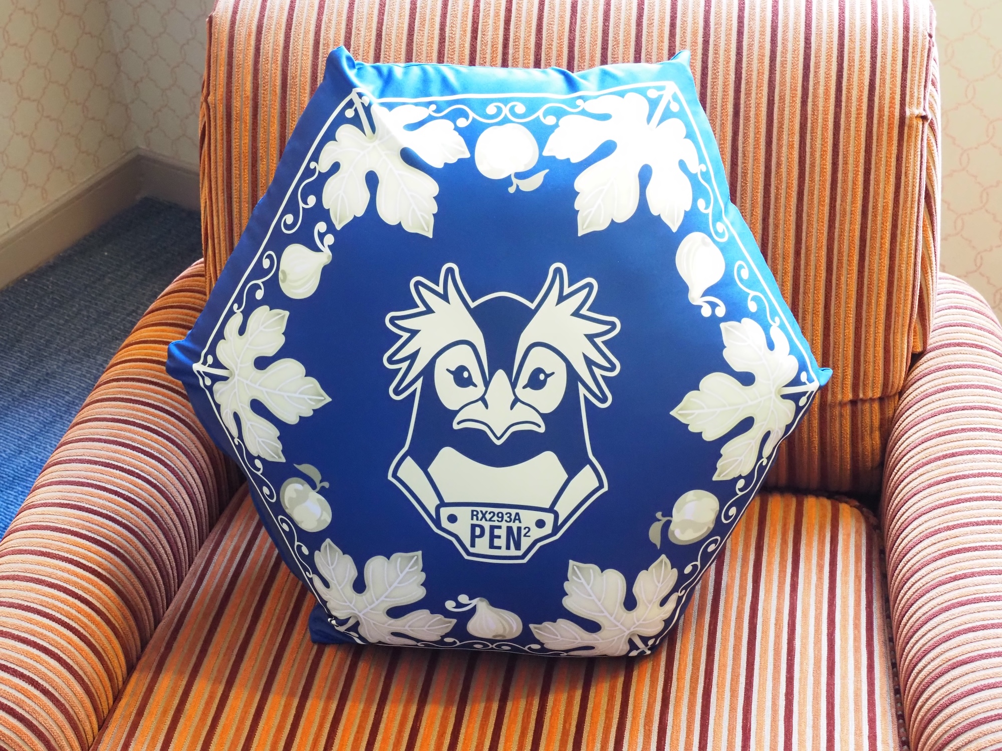ペンペンのクッションもあった