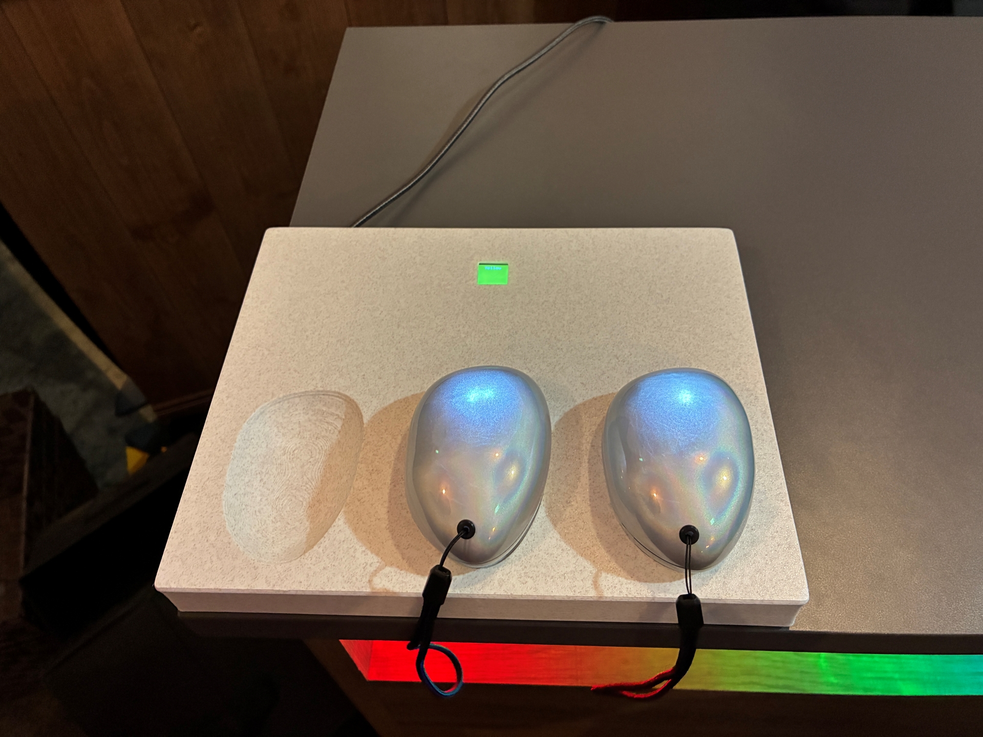 台座。チェックポイントに設置されており、ここに「エコーブ」を置くことで謎解きがはじまる