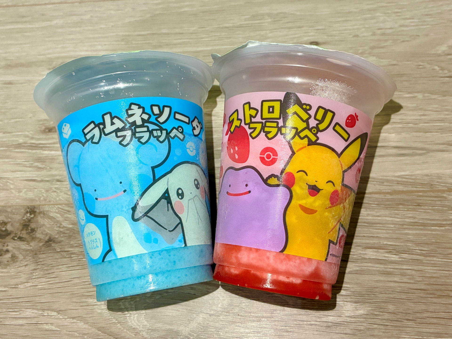 「ラムネソーダフラッペ」、「ストロベリーフラッペ」