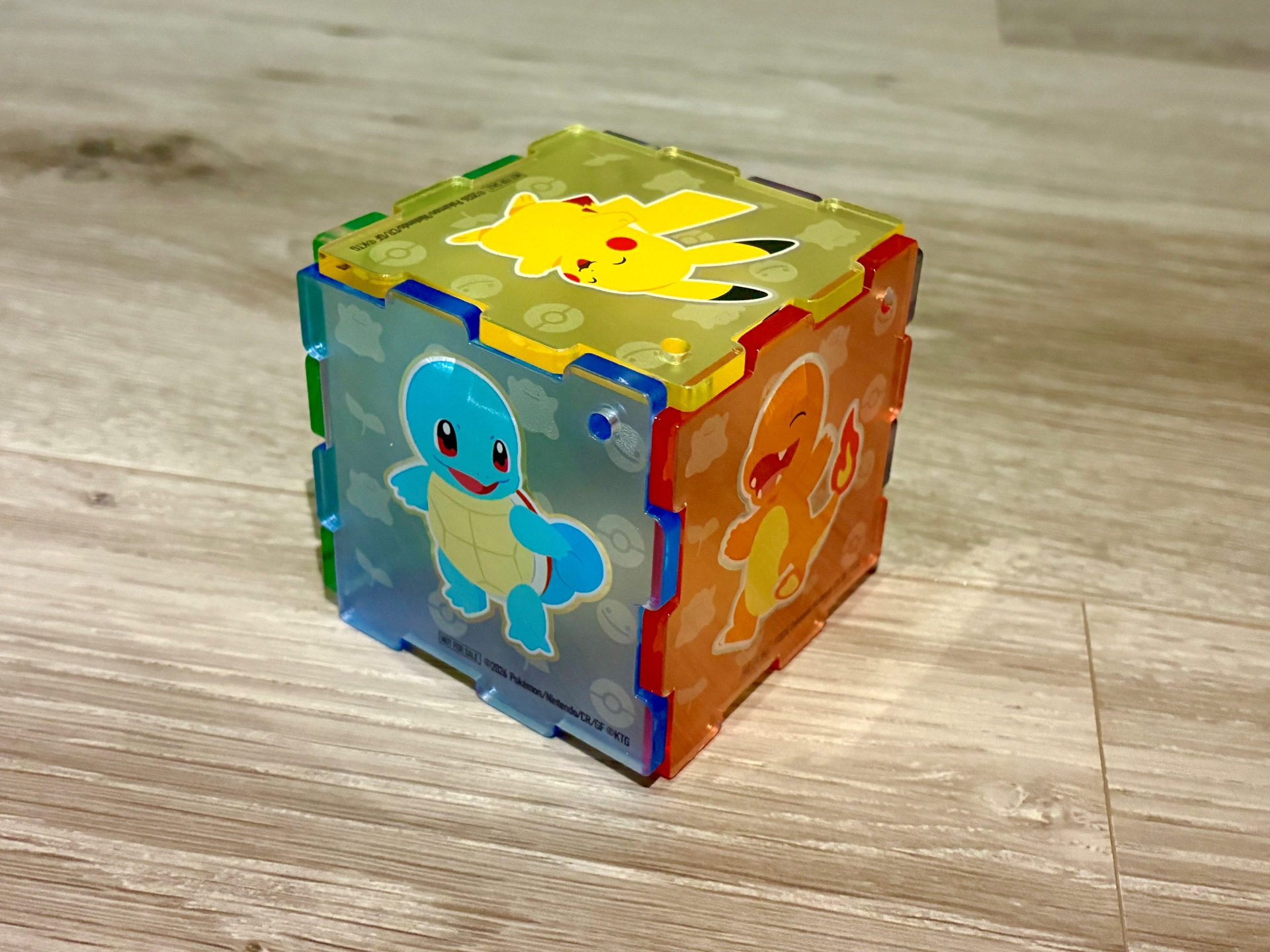 キューブ型に組み立てたところ。ポケモンたちの姿がよく映える