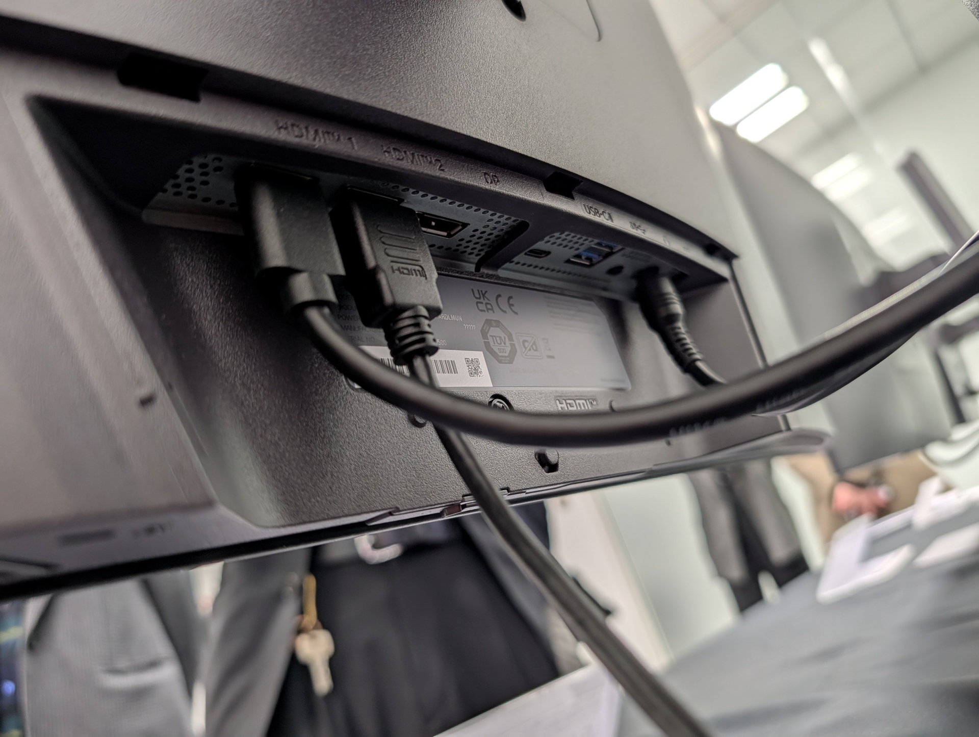 「LG UltraGear evo AI OLED GX9」の背面端子部