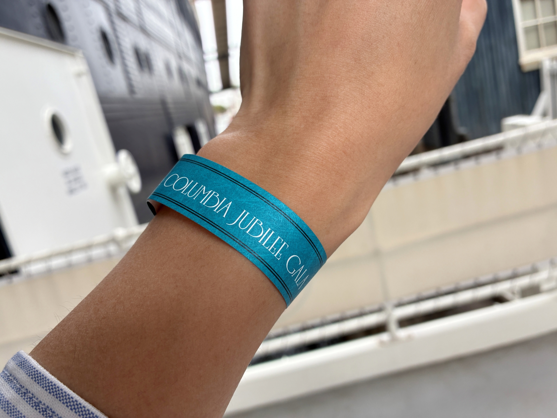 アルコールを受け取る際に必要となるバンド