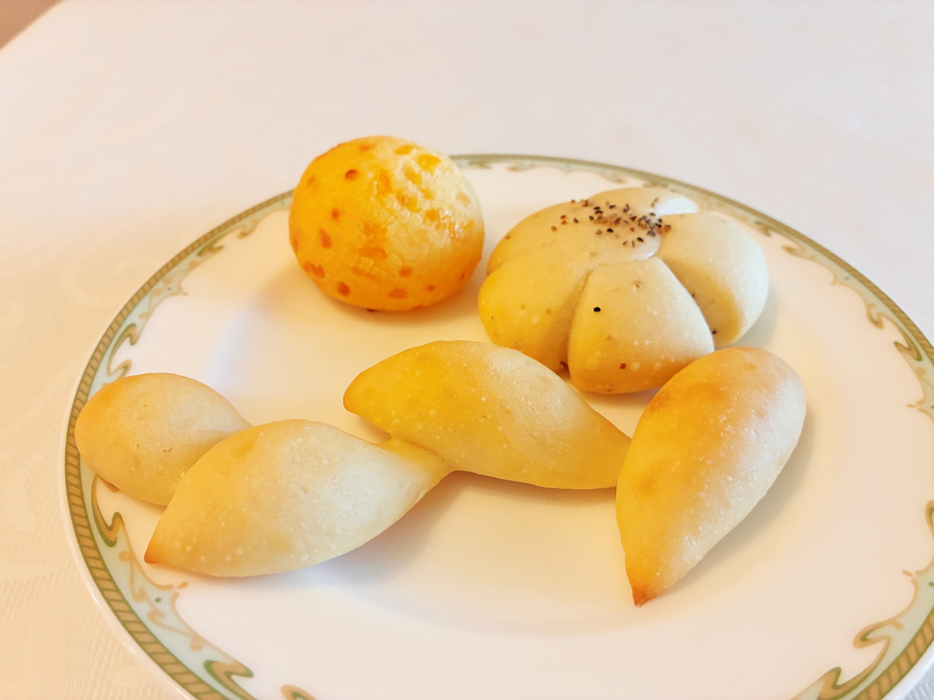 パン（エピ、チーズ、ブラックペッパー）