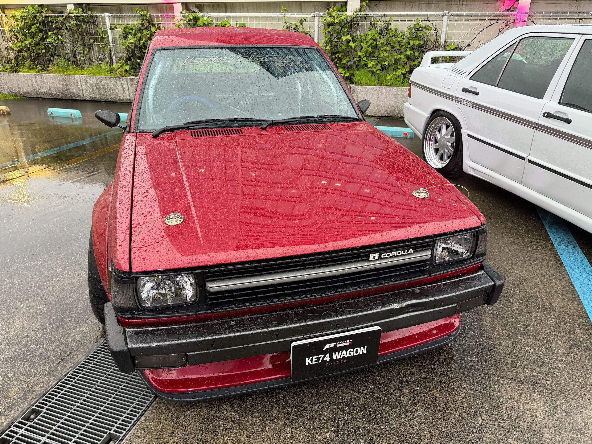 会場では軽食も販売されていたが、出店には日本が誇る軽トラが使われていた。