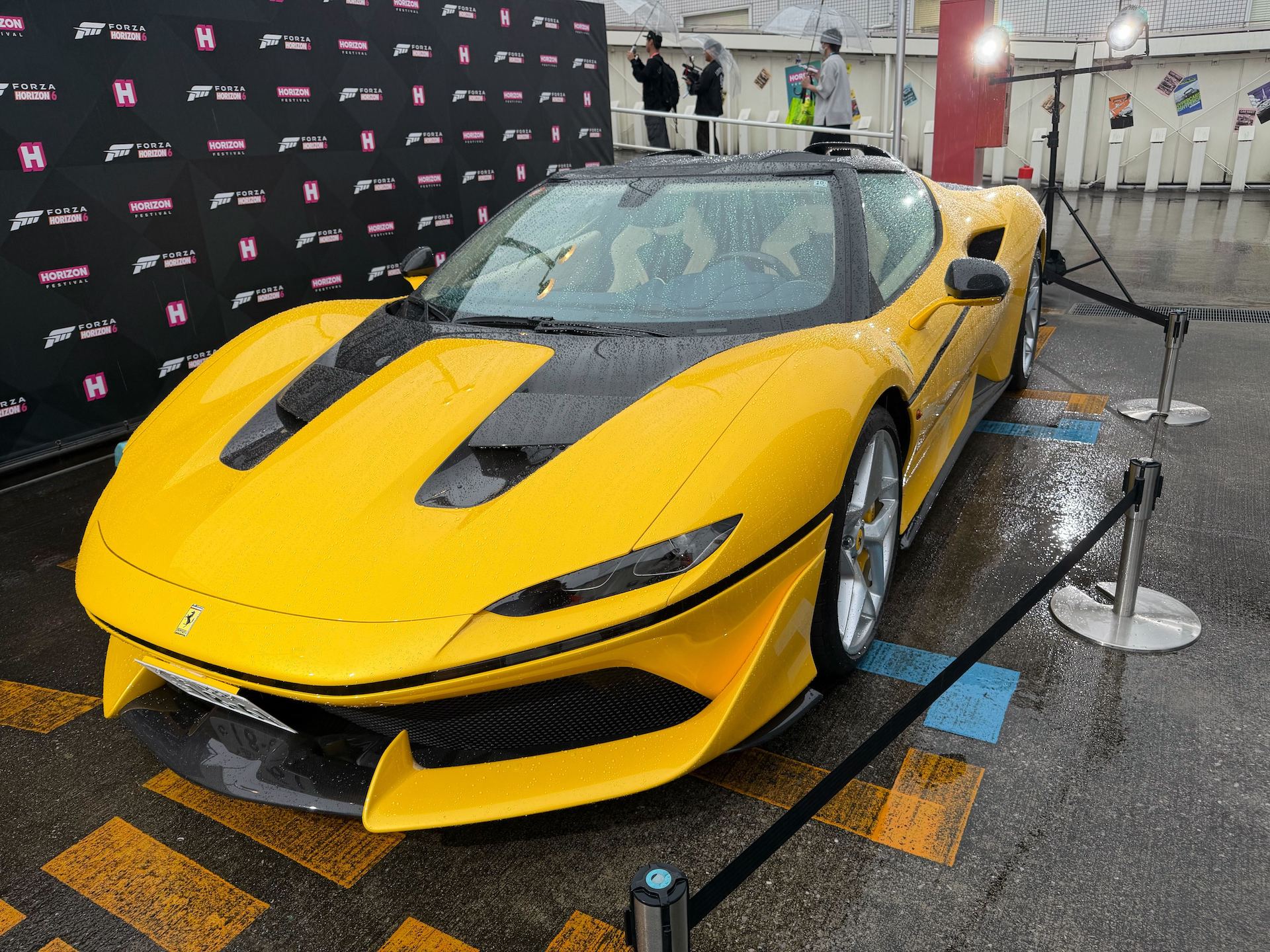 会場では軽食も販売されていたが、出店には日本が誇る軽トラが使われていた。