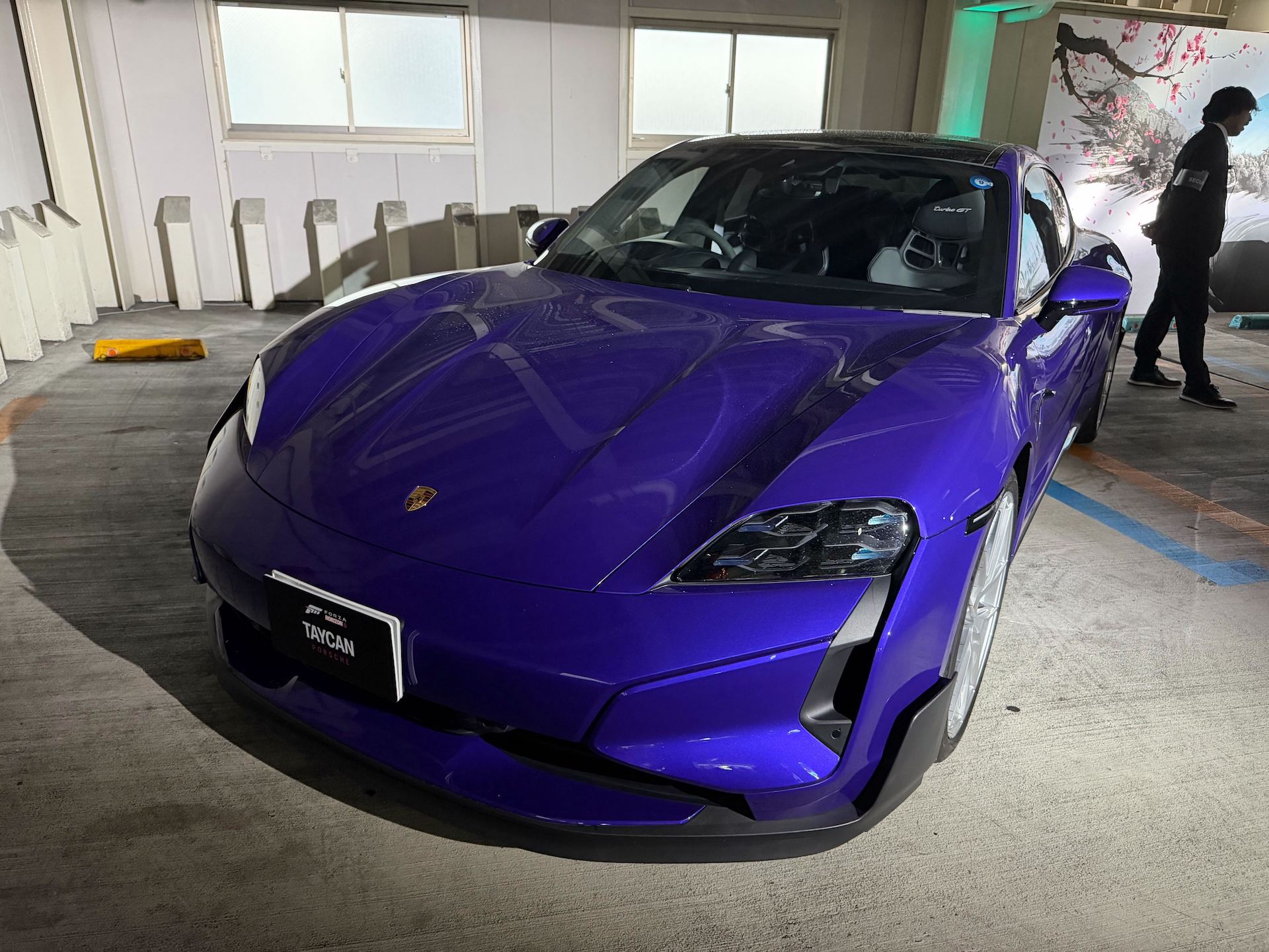 会場では軽食も販売されていたが、出店には日本が誇る軽トラが使われていた。