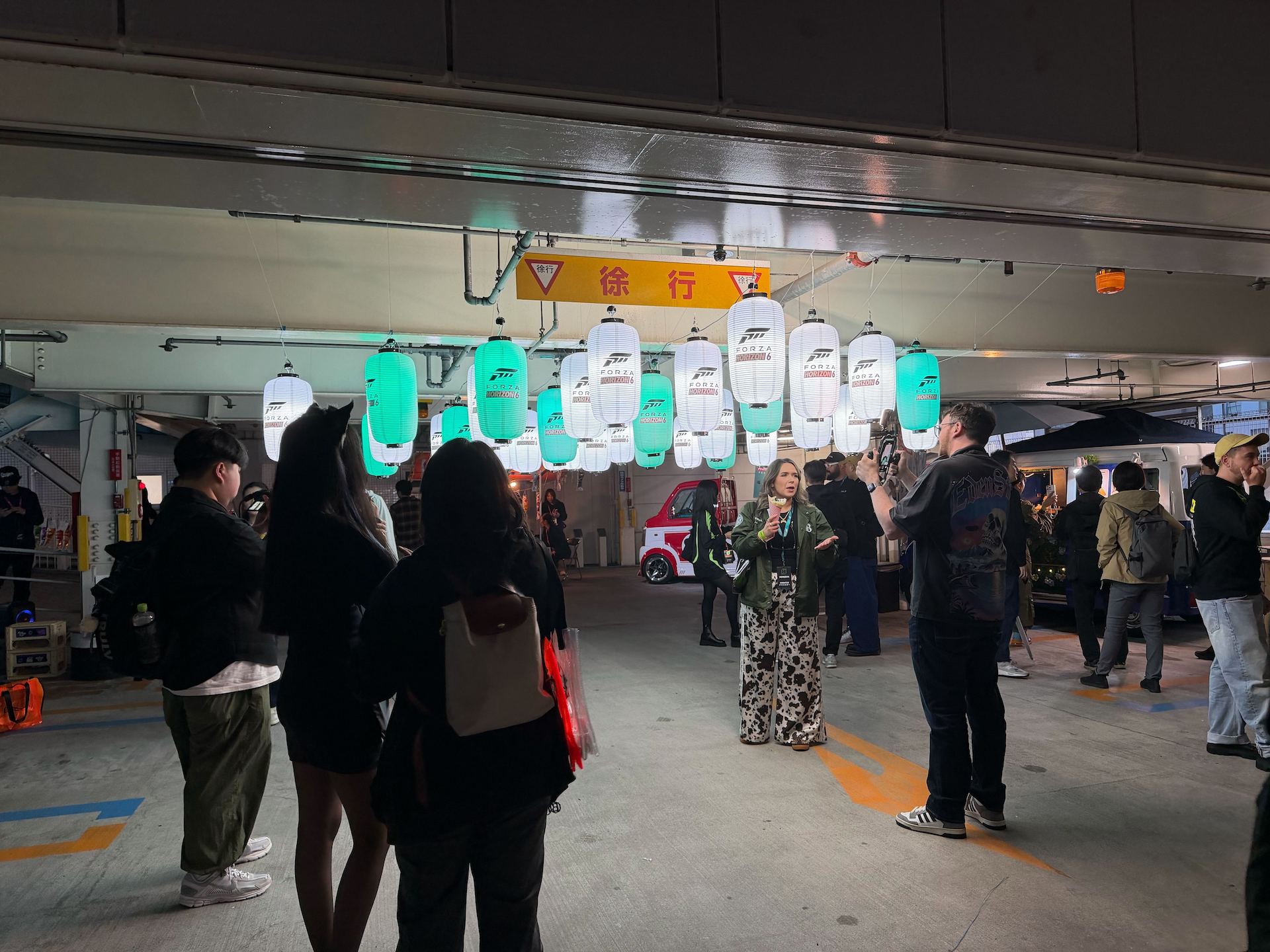 会場では軽食も販売されていたが、出店には日本が誇る軽トラが使われていた。