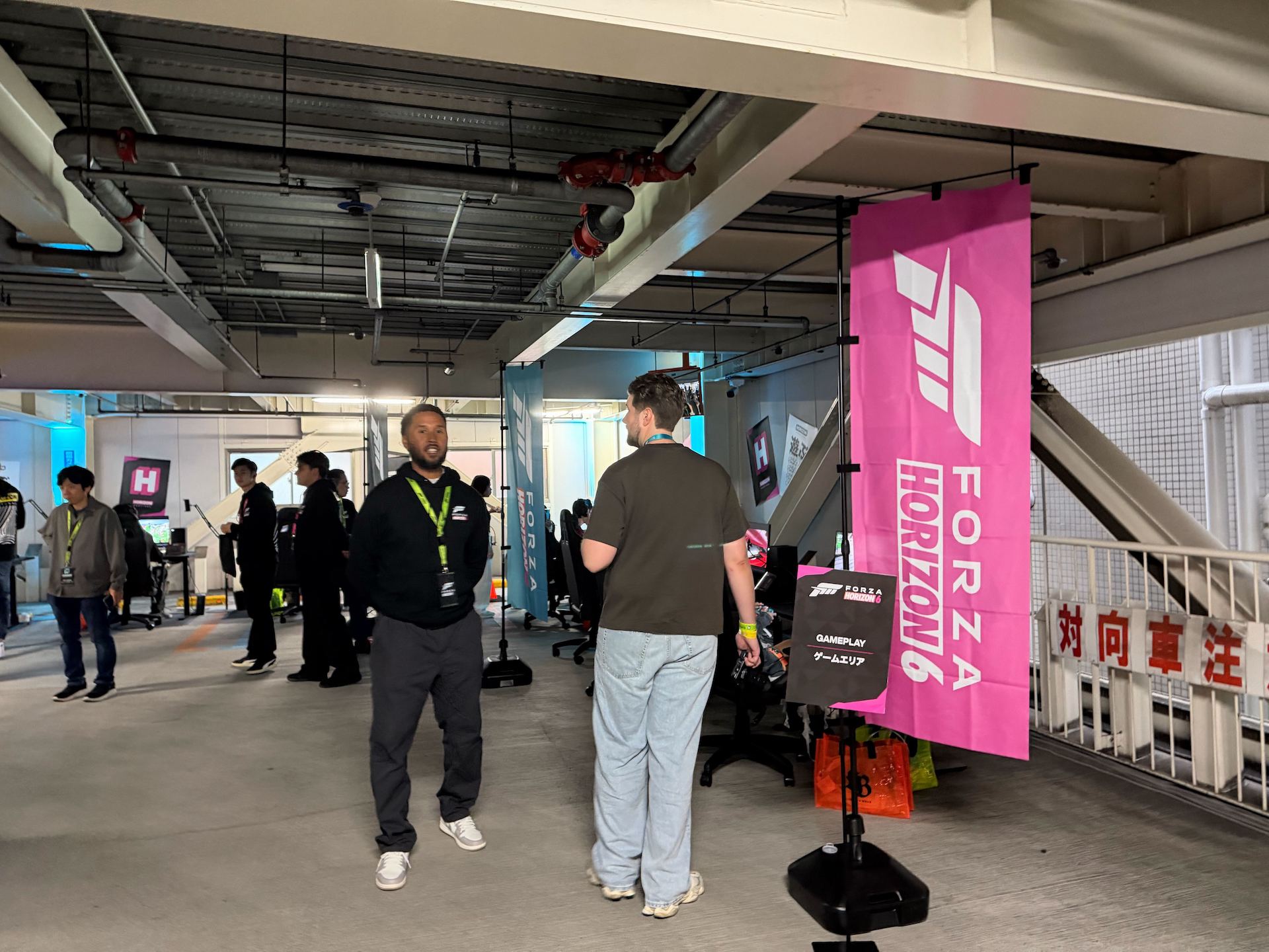 会場では軽食も販売されていたが、出店には日本が誇る軽トラが使われていた。