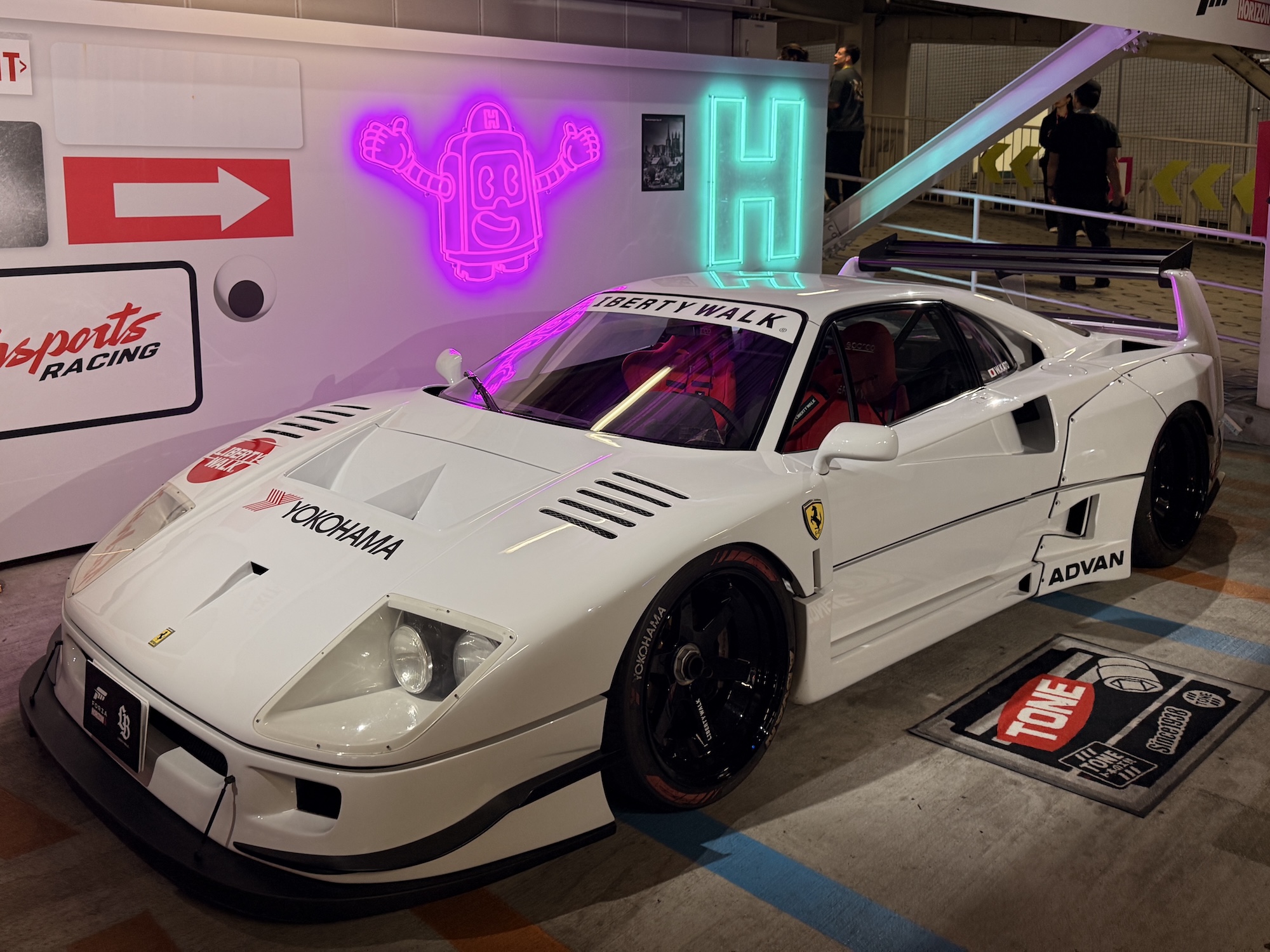 フェラーリ「F40」