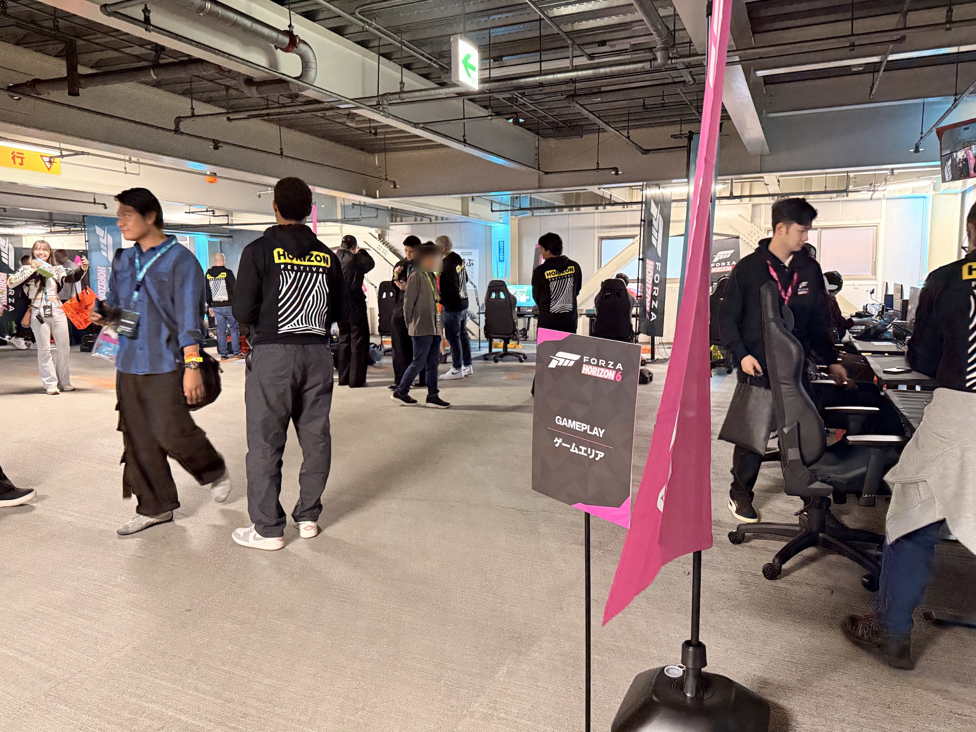 多数用意された「Forza Horizon 6」の試遊台