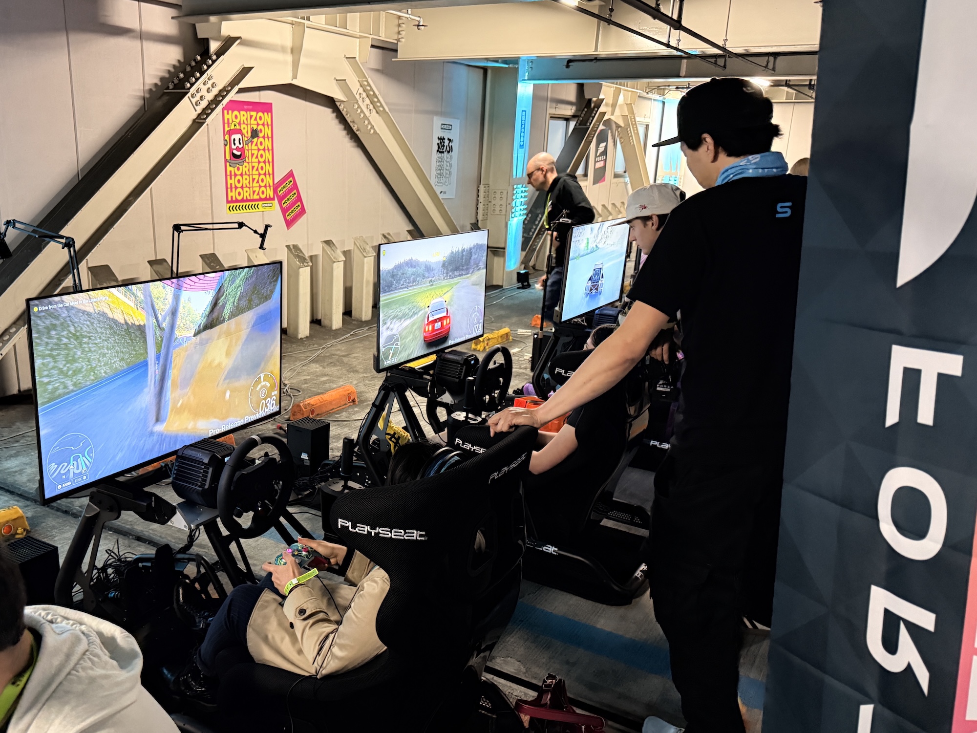 ステアリングコントローラーまたはコントローラーの好きな方でプレイできた