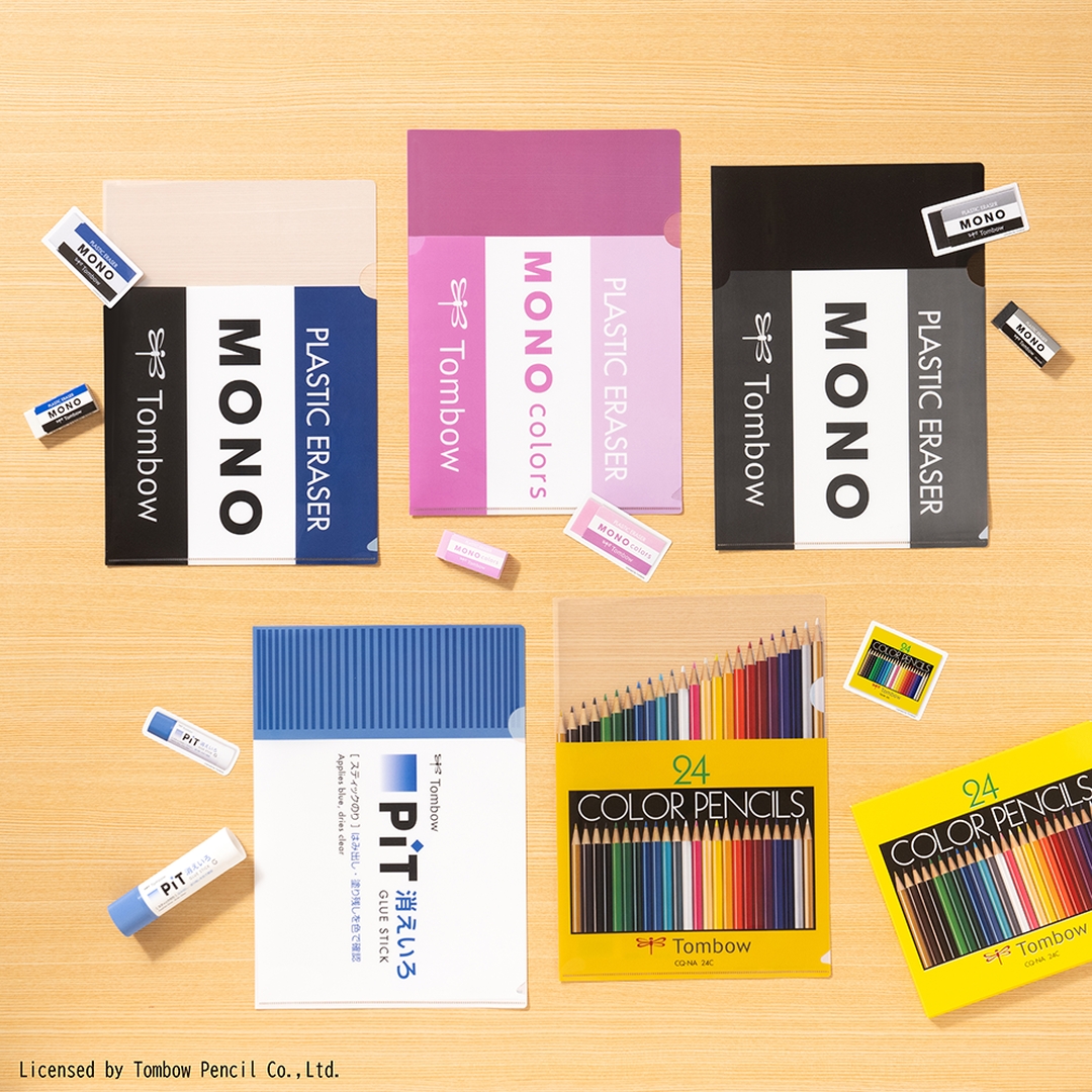 F賞：「クリアファイル＆ステッカーセット」（全5種 ／A4サイズ、ステッカー 約8cm）※種類は選べません。