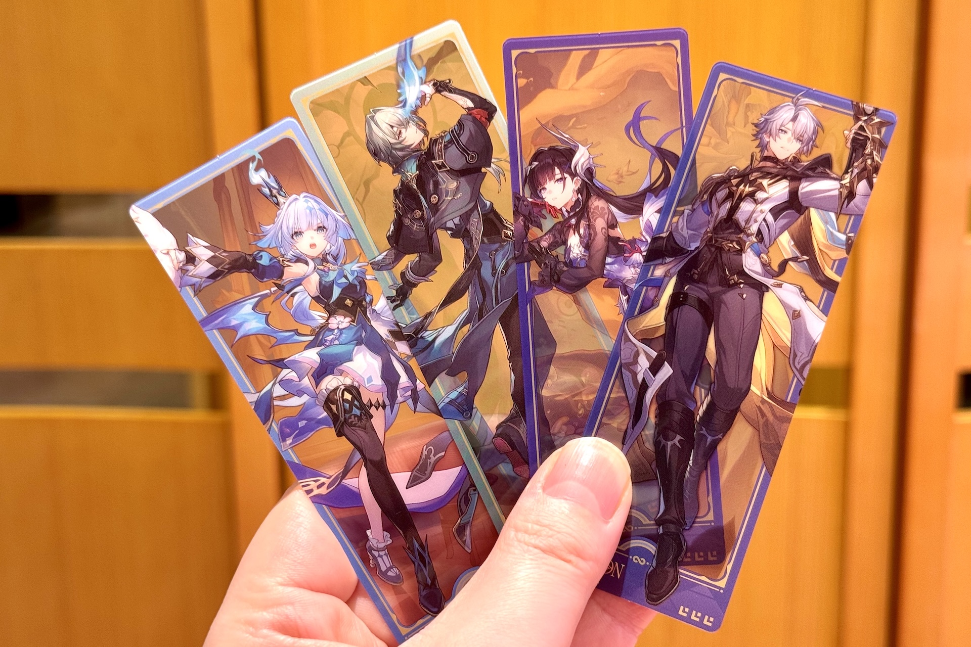 しおりは4種+シークレット1種が用意される