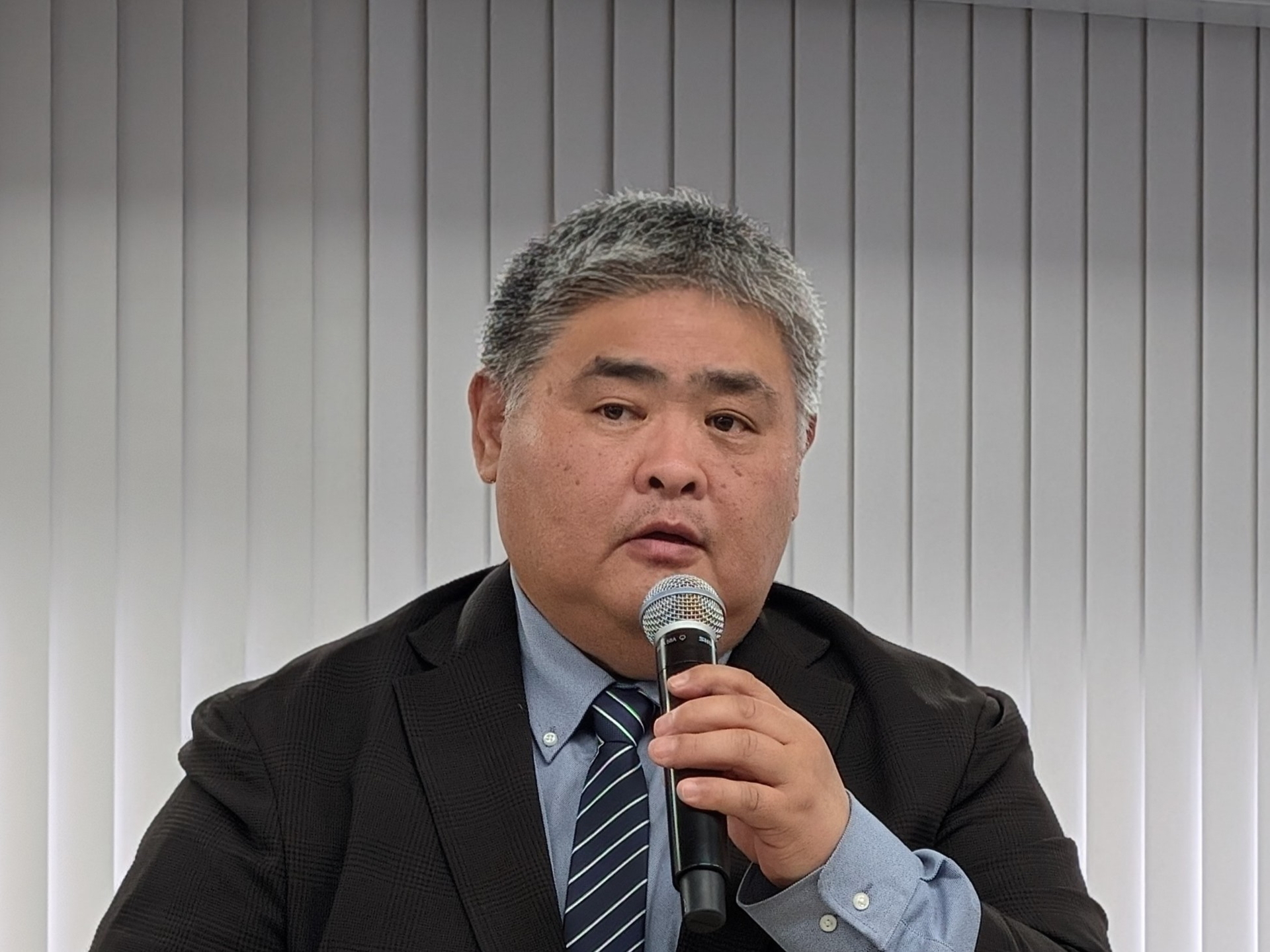 熊本日日新聞社の業務局ビジネス本部、ソリューションビジネス部 部長、上田良志氏、「地元新聞社として熊本eスポーツ協会を運営し、地域に根ざした人材育成と社会貢献を目指す」