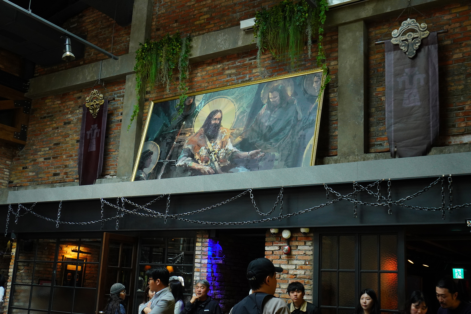 まるで宗教画のように飾り付けられたアカラットのイラスト