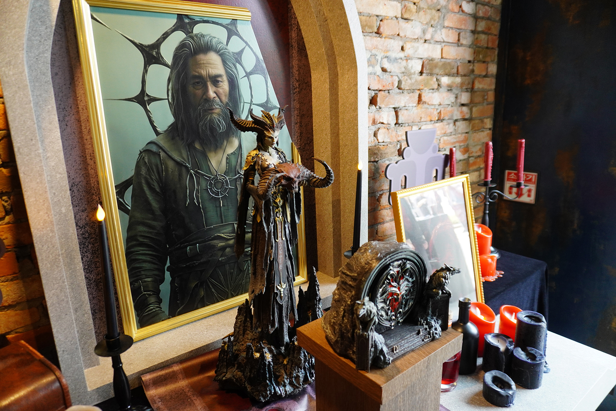 エントランスを入ってすぐの場所にあるリリスの祭壇