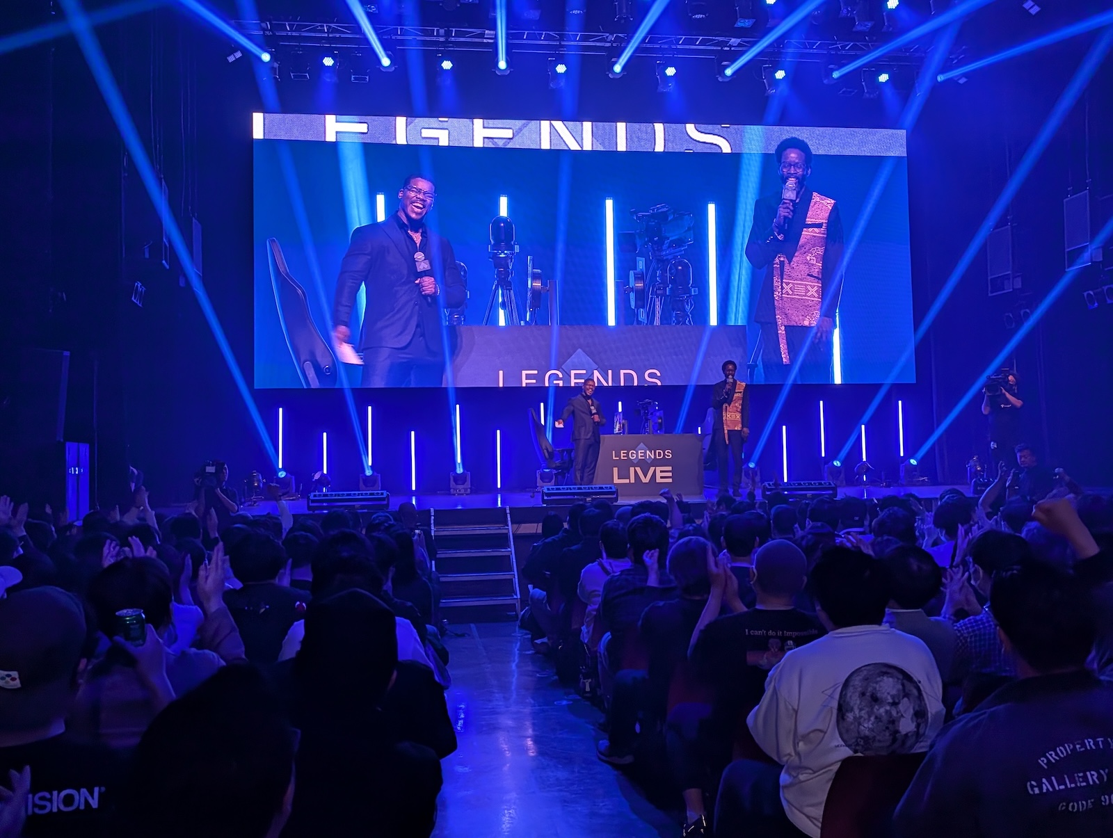 会場の様子。ステージMCはRyan Hart氏とRobTV氏が務めた