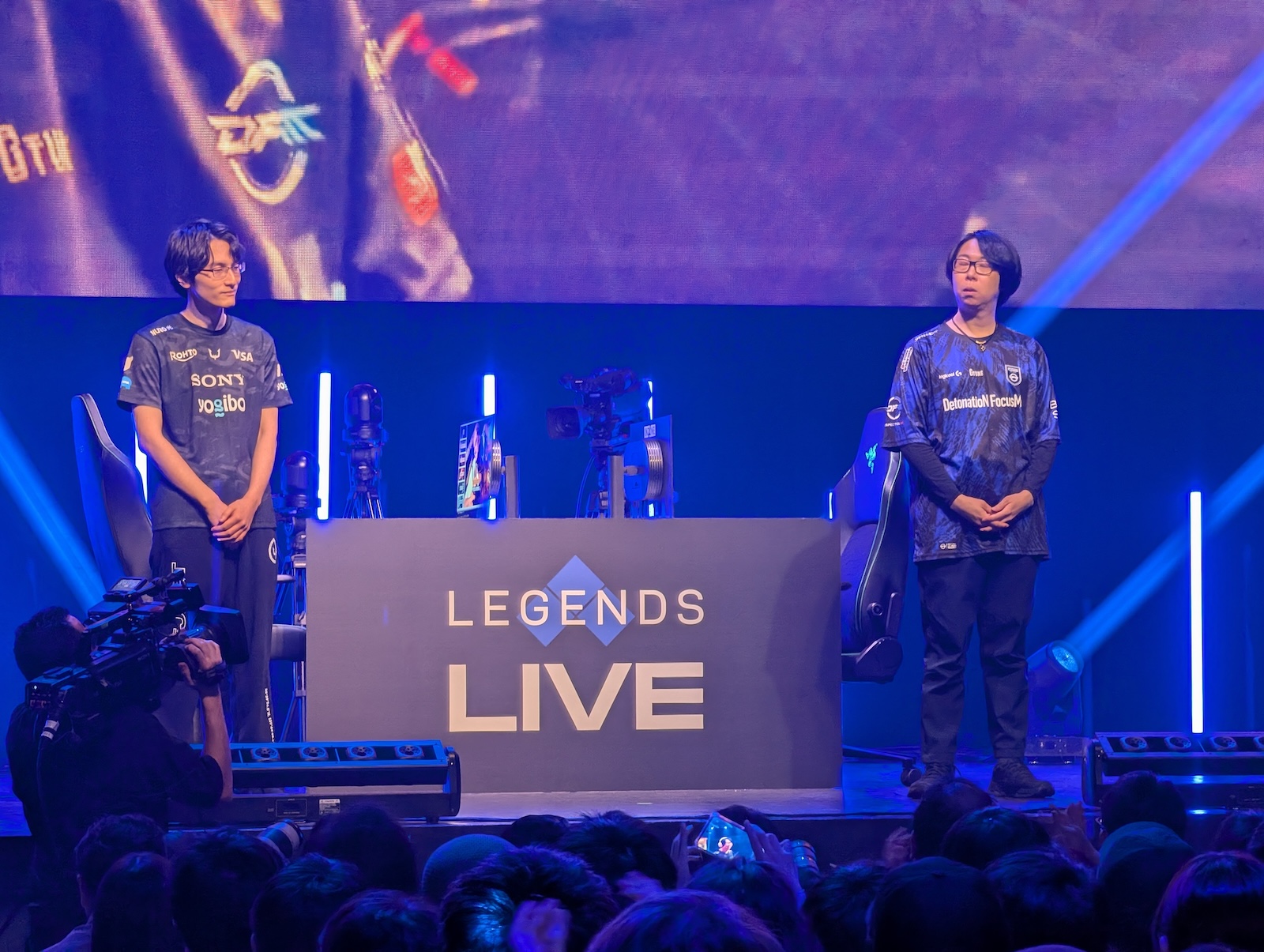 最初の試合はLaggia選手とGO1選手が「餓狼伝説 City of the Wolves(CotW)」で決着をつける