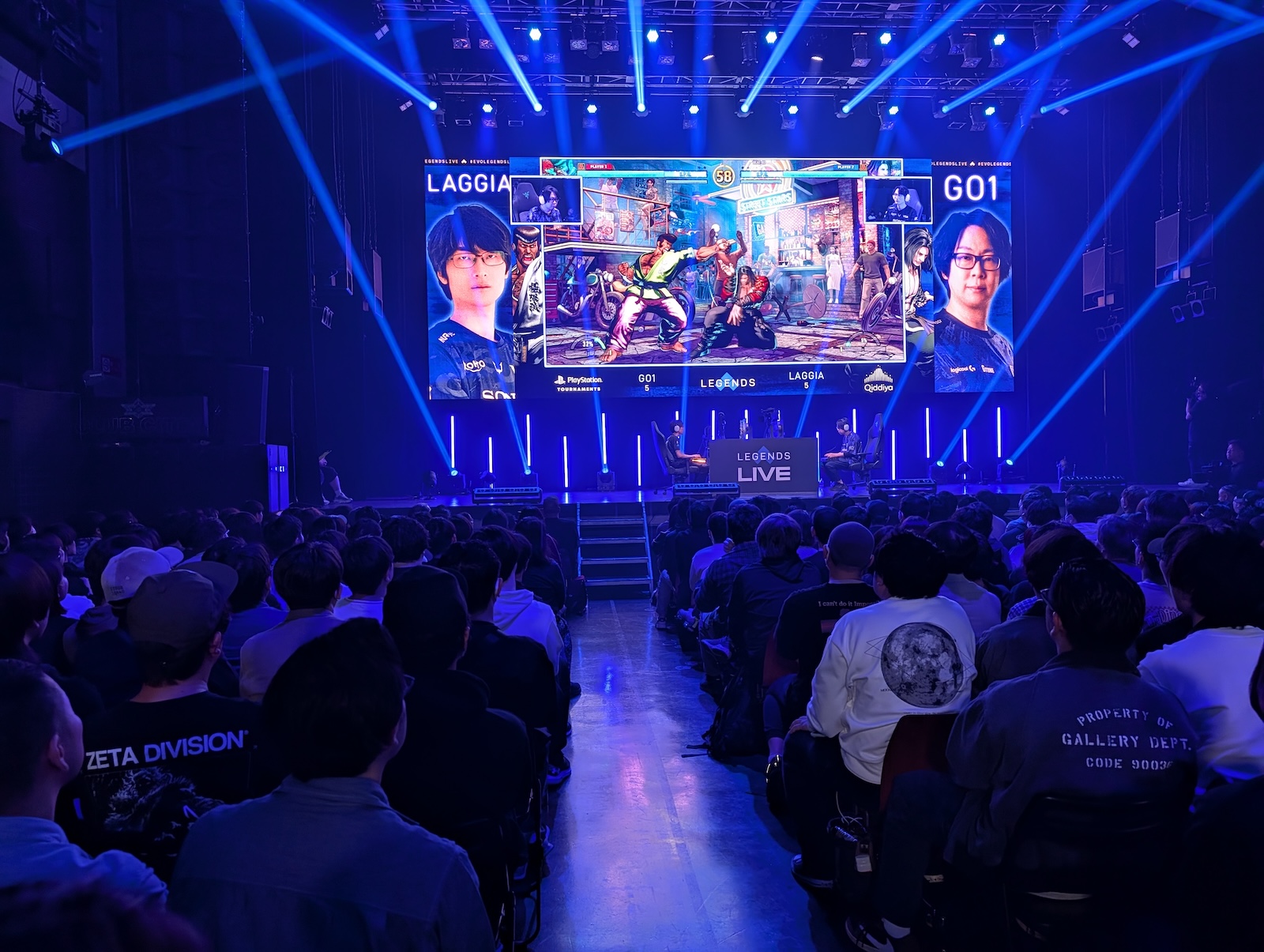 試合中のステージの様子