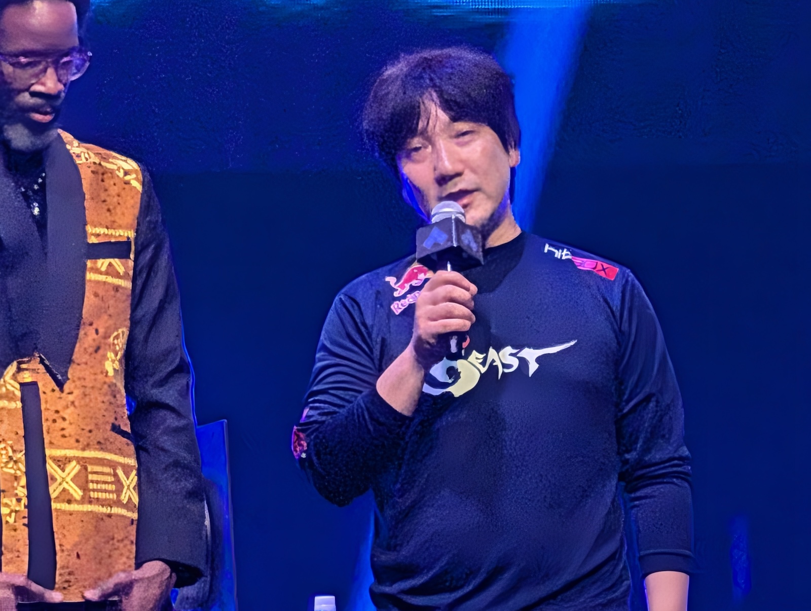 「鬼」からいつもの漂々とした態度に戻るウメハラ選手