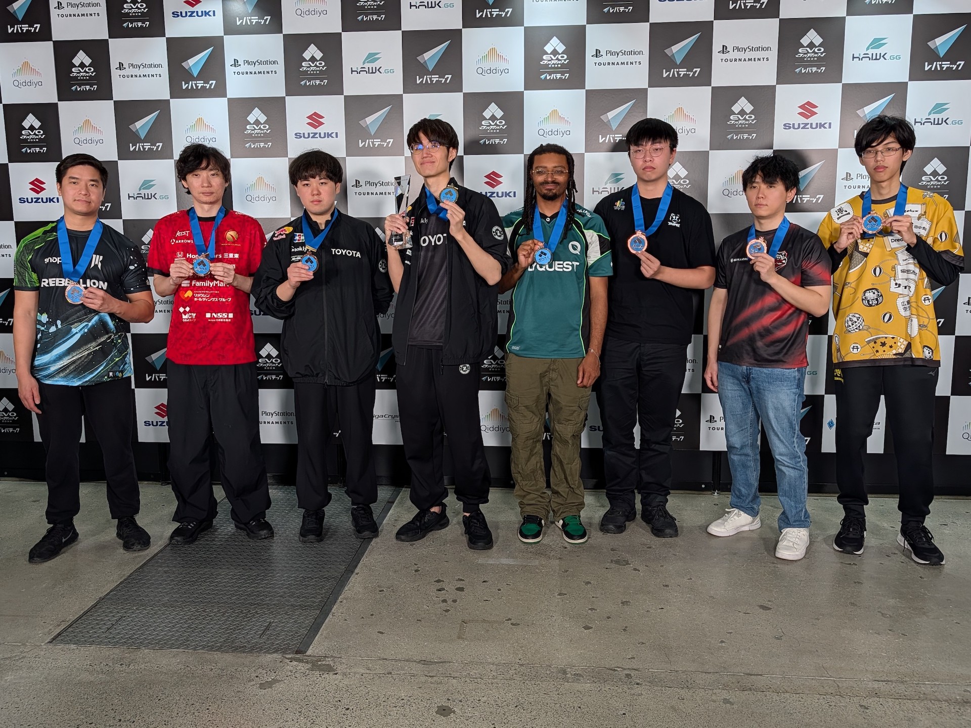 TOP8に出場した8人のフォトセッション