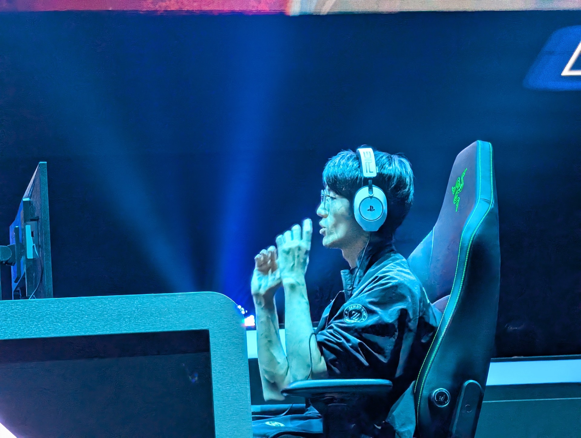 優勝を決めた瞬間のヤマグチ選手。あまり派手なリアクションはないあたり、この瞬間は全く実感がなく「夢心地」の状態だったのかもしれない