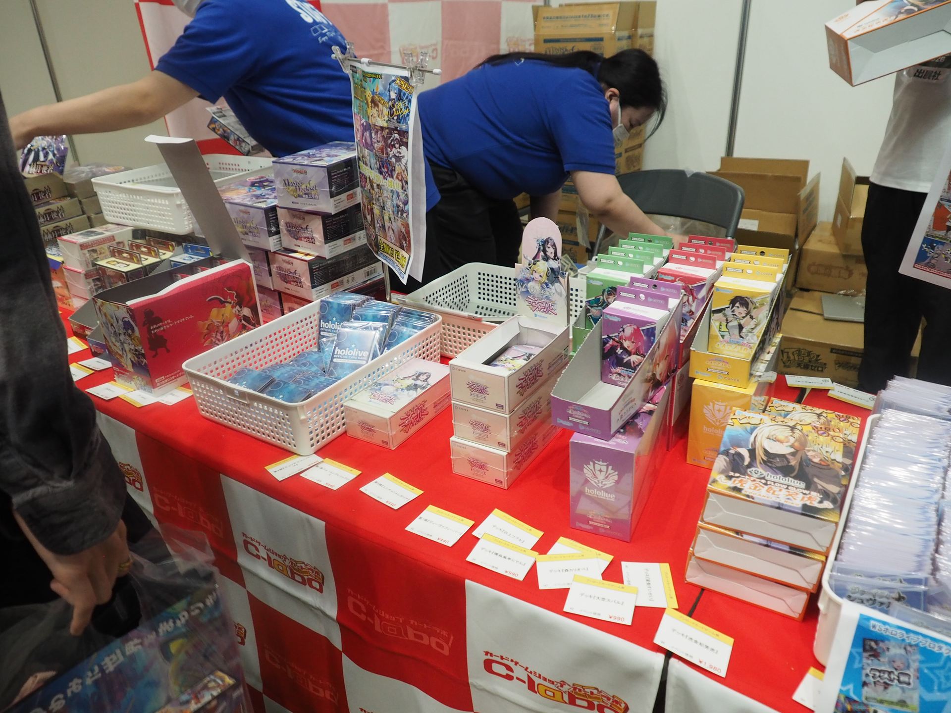 新品パックや「hololive OFFICIAL CARD GAME」のオリパも販売されていた
