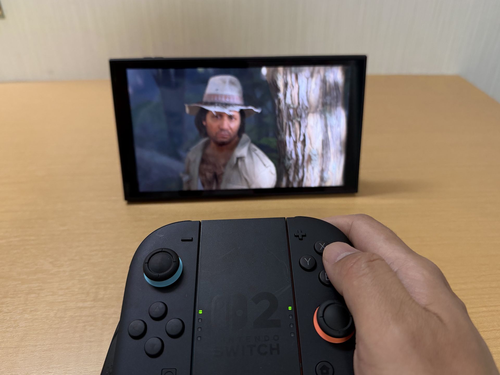 ゲームコントローラー（Joy-Con 2）によるアナログスティックとボタンによる操作