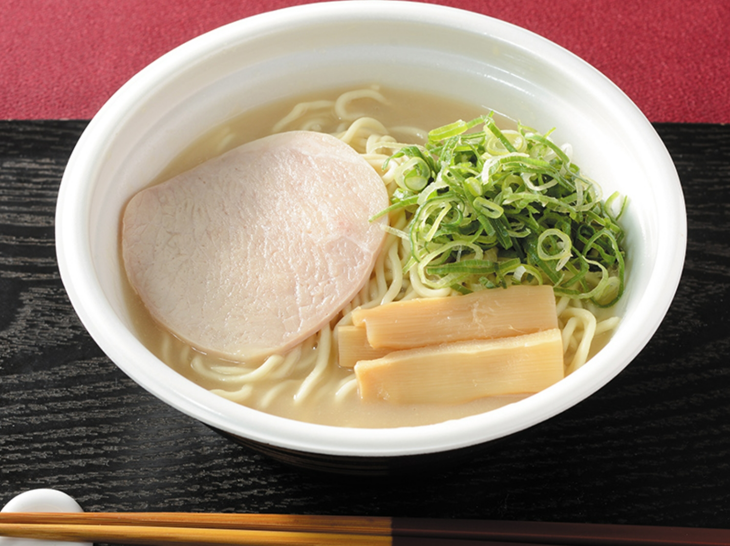「天下一品監修 こってりラーメン」（697円）