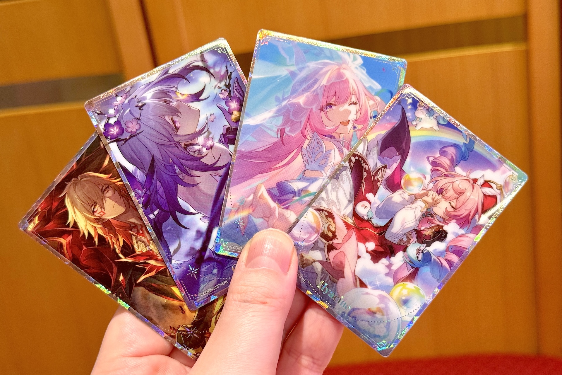カードはこちらの4種+シークレット1種の全5種が用意される
