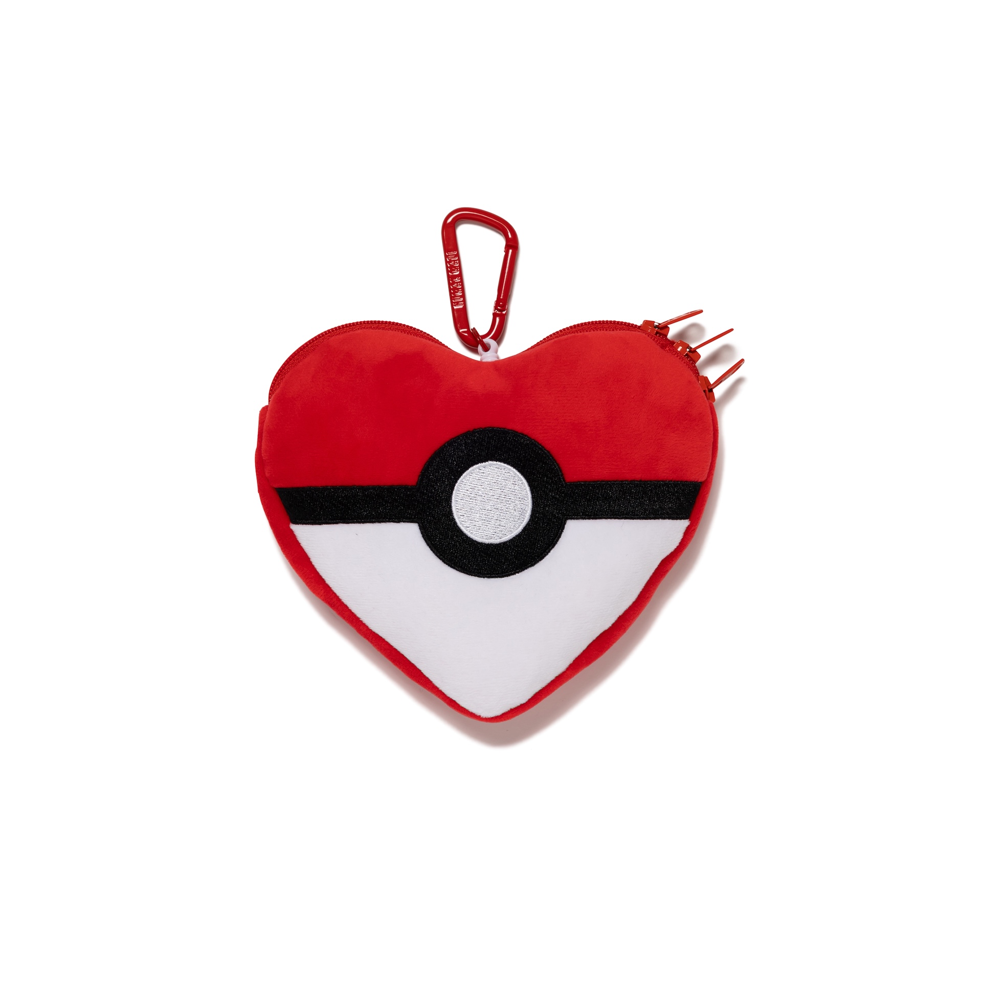 POKÉMON MADE HEART STUFFED PASSCASE 8,580円