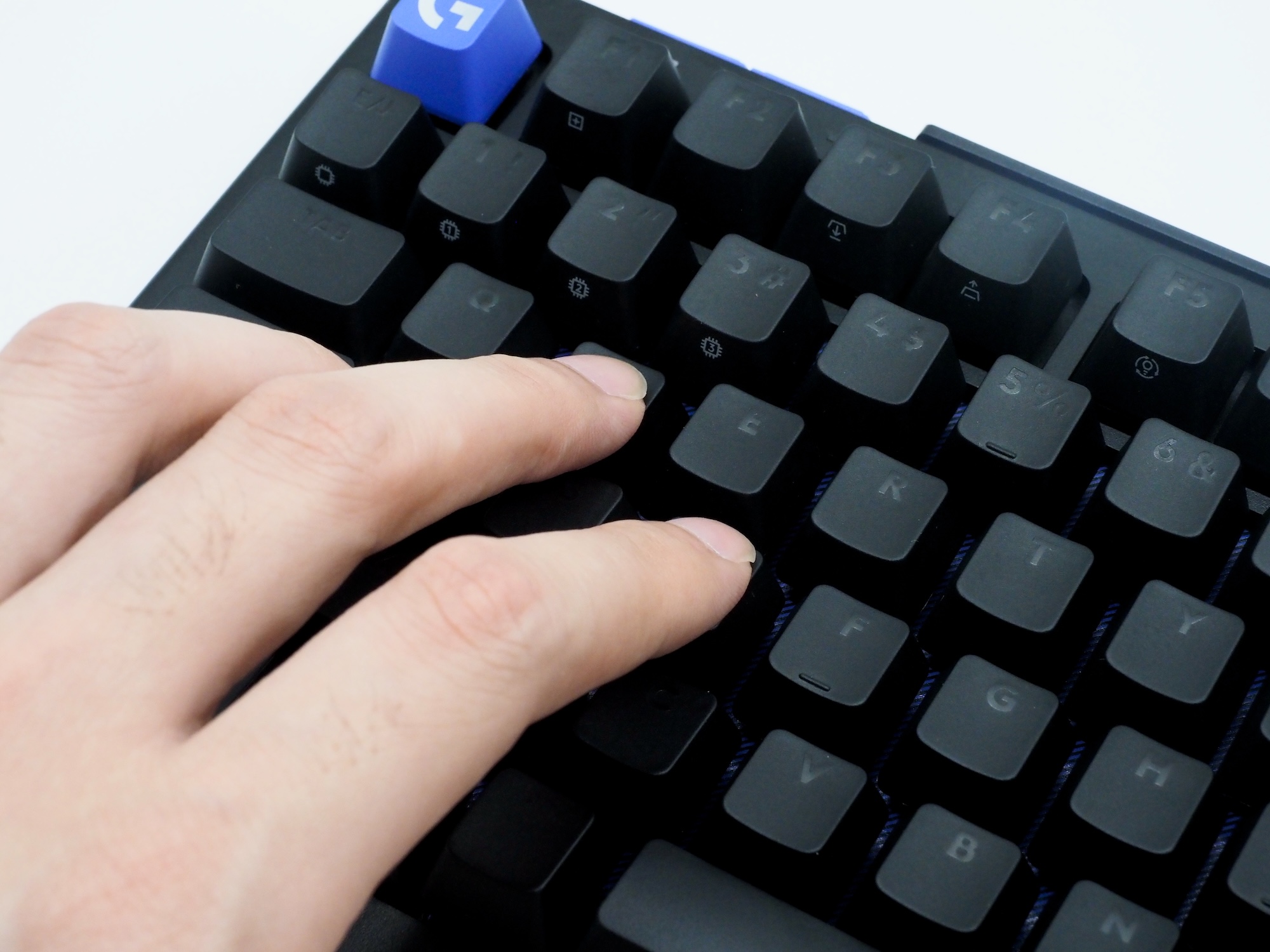長時間のタイピングでも疲れにくい。筆者はロジクールG史上最も打鍵感のいいゲーミングキーボードだと感じている